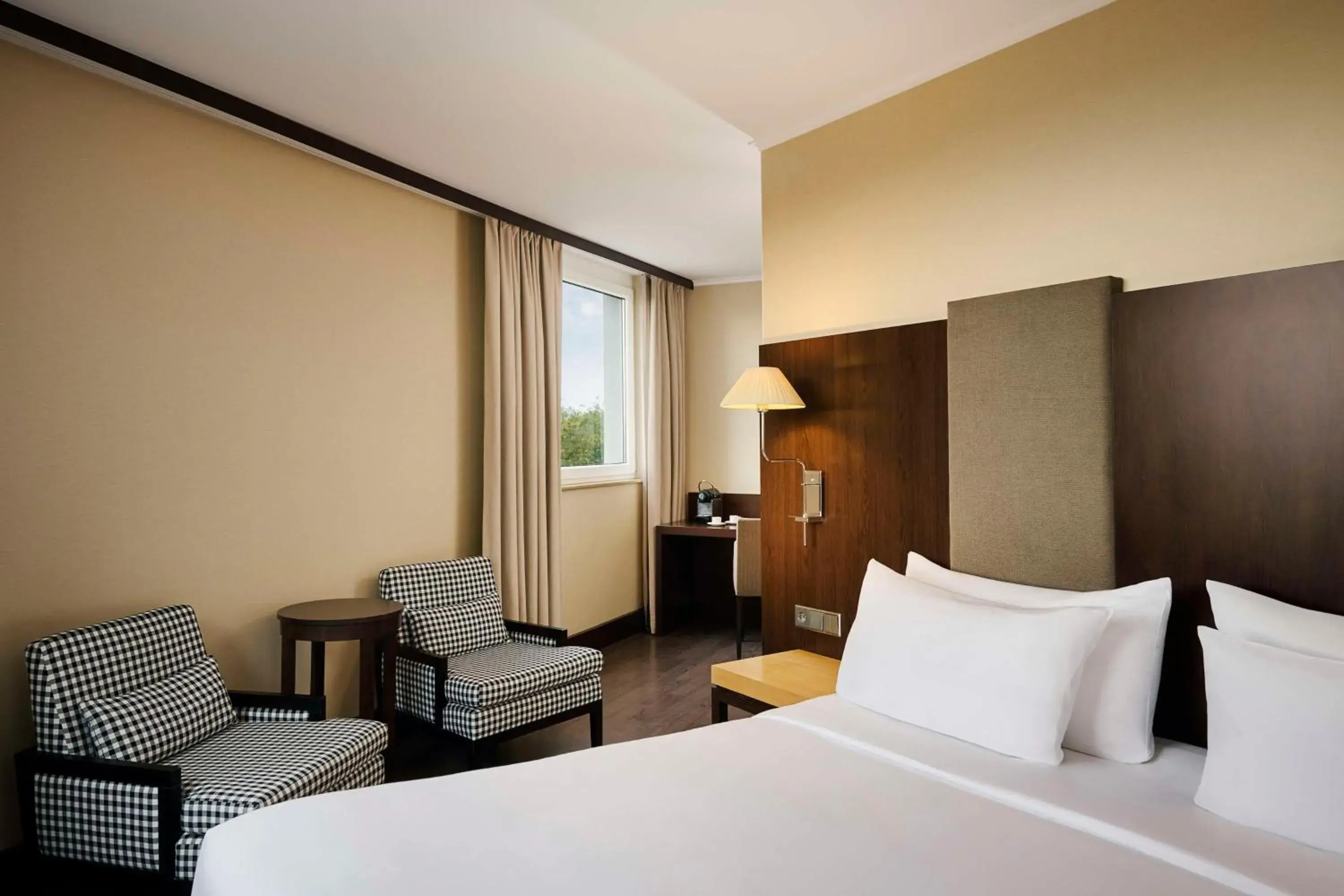 Bedroom, Bed in NH Stuttgart Airport Bedroom, Bed in NH Stuttgart Airport