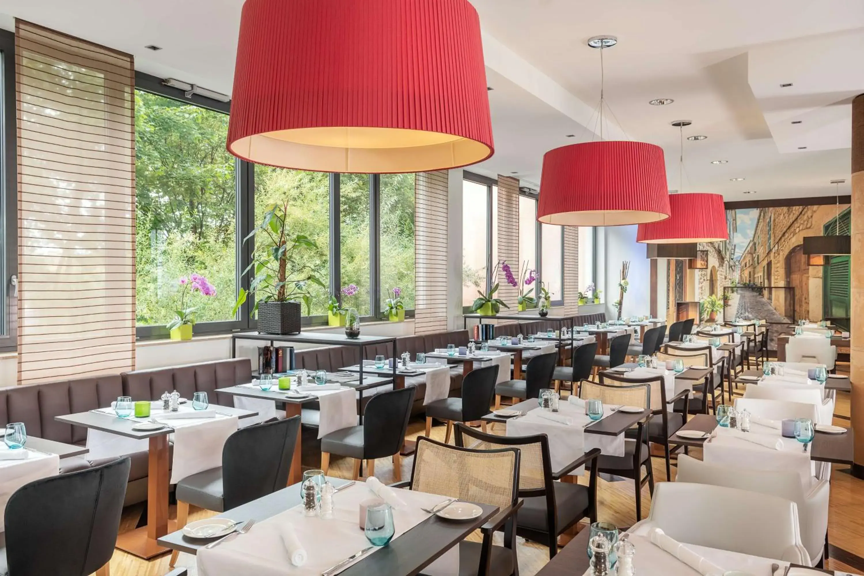 Restaurant/places to eat in NH Stuttgart Airport Restaurant/places to eat in NH Stuttgart Airport