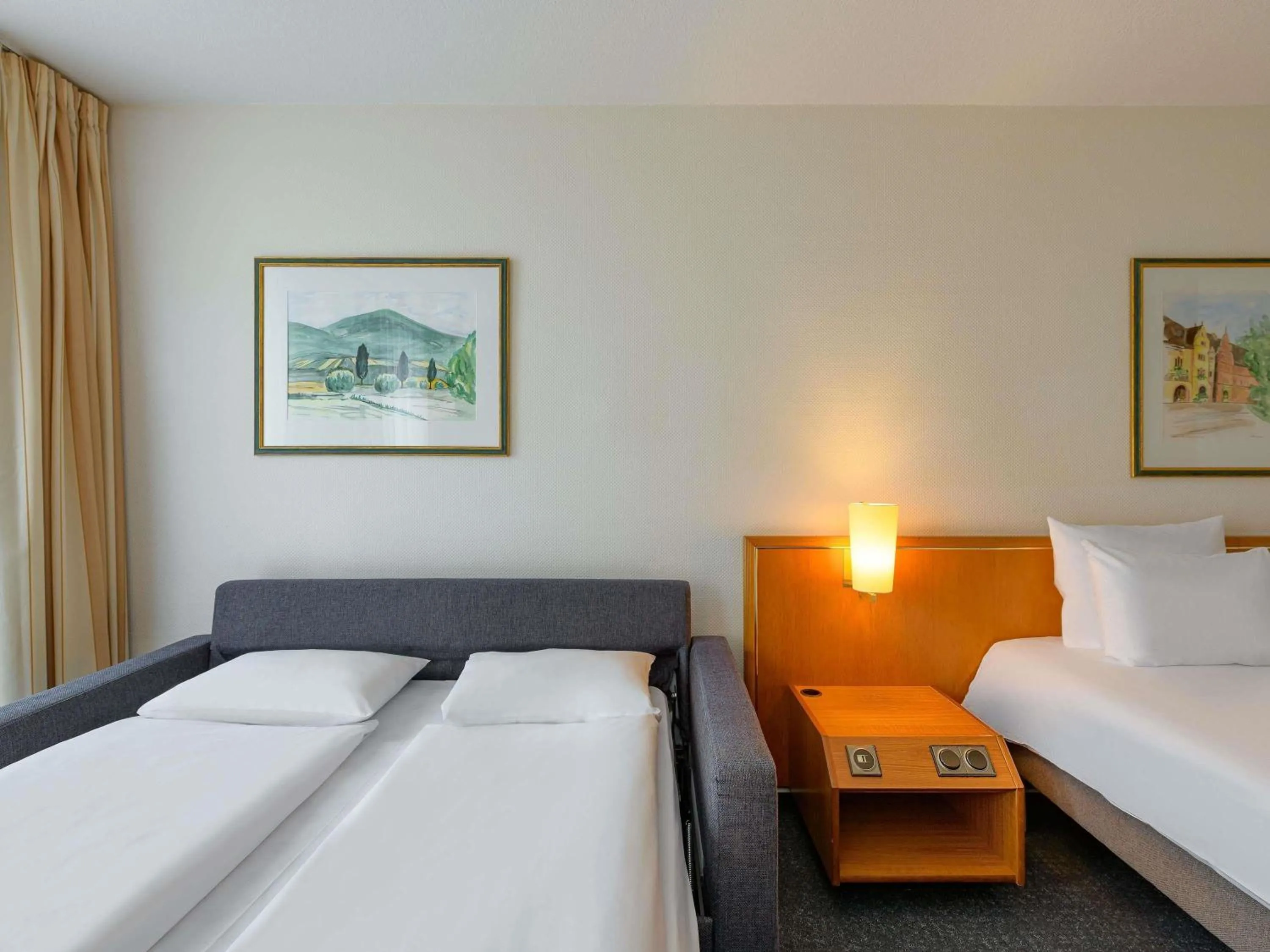 Bedroom, Bed in Novotel Freiburg am Konzerthaus