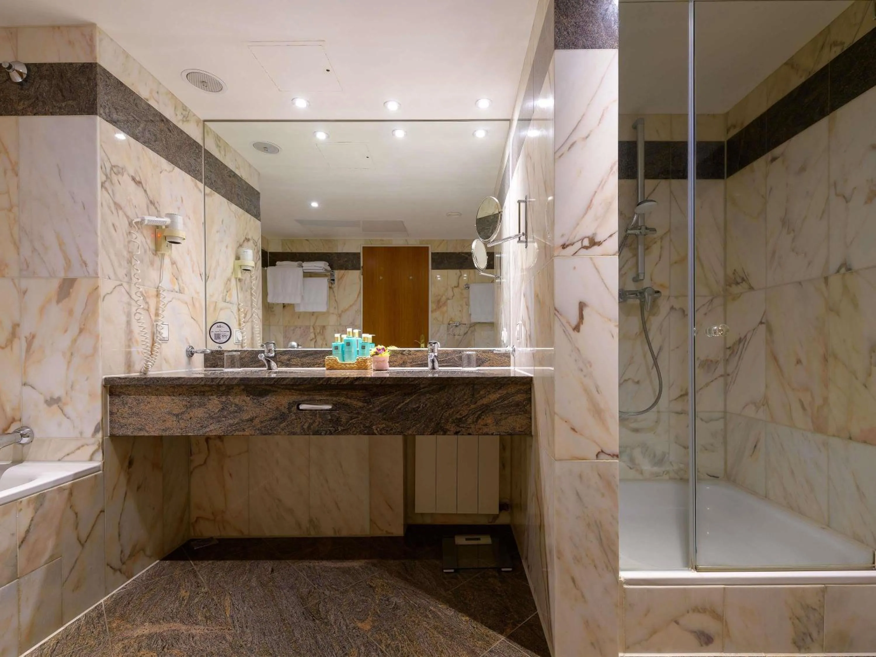 Bedroom in Novotel Freiburg am Konzerthaus