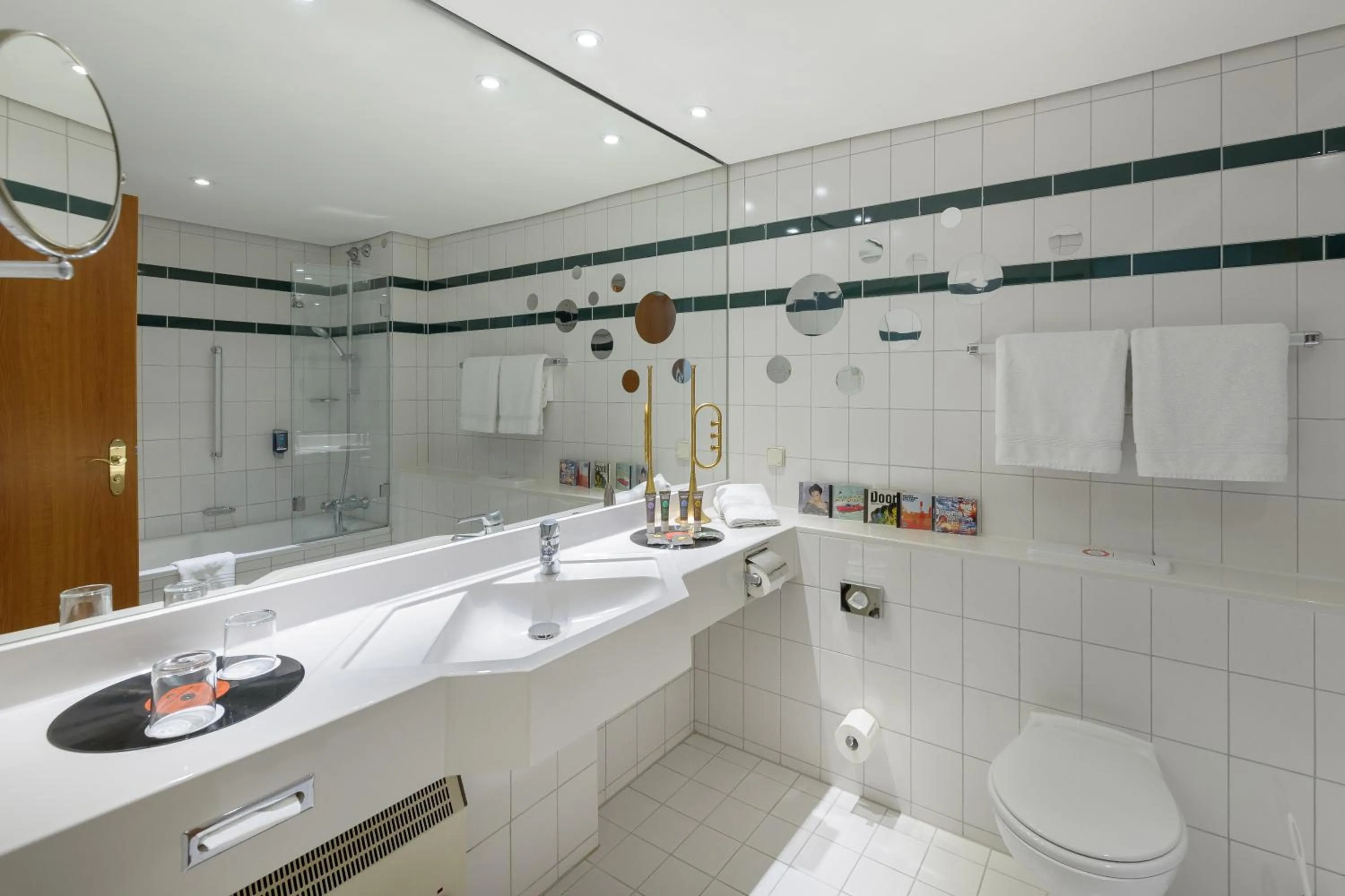 Shower in Novotel Freiburg am Konzerthaus