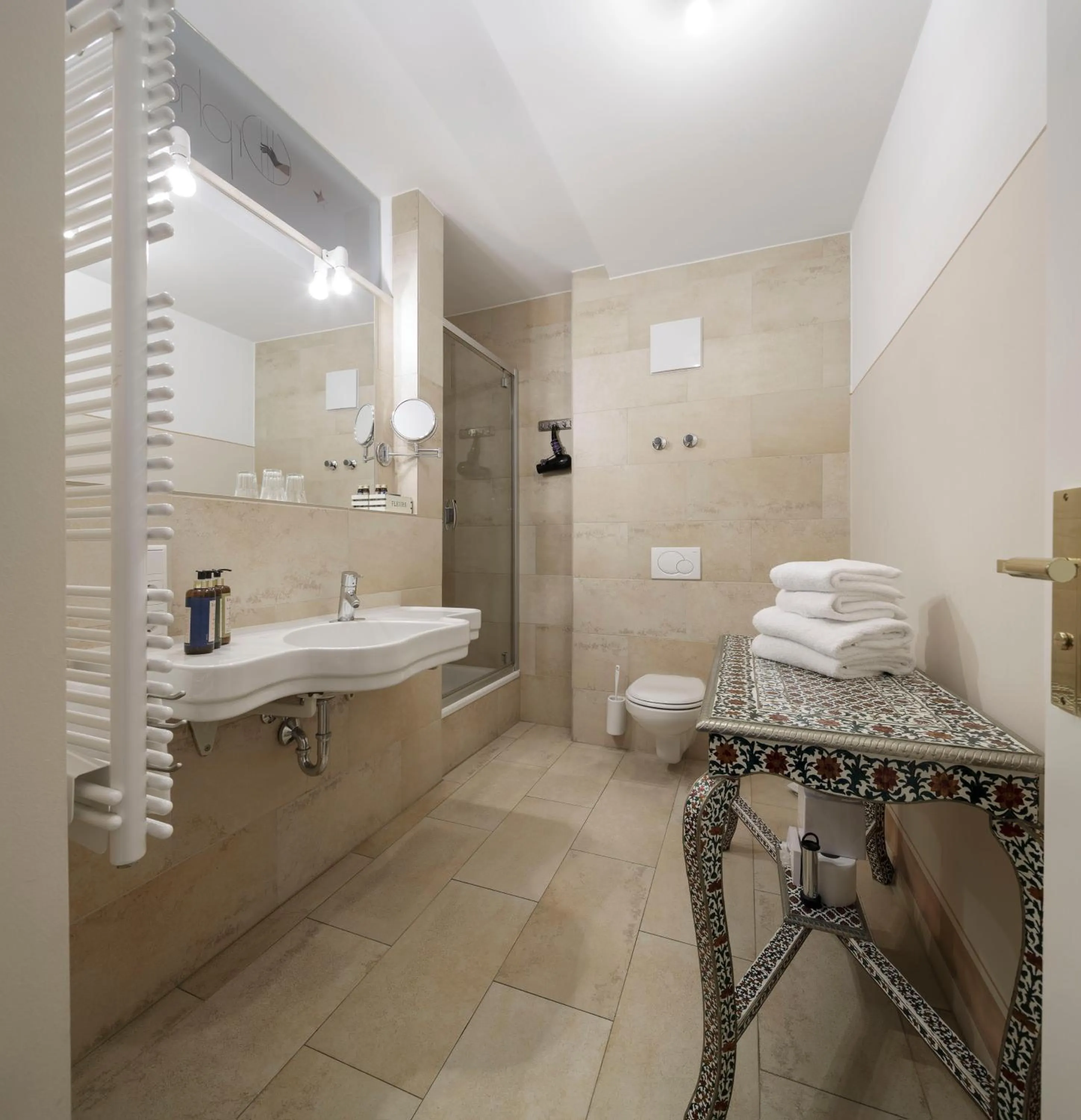 Hotel Orphée - Großes Haus