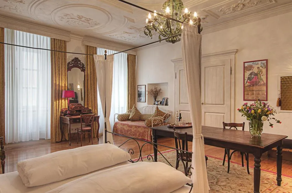 Hotel Orphée - Großes Haus