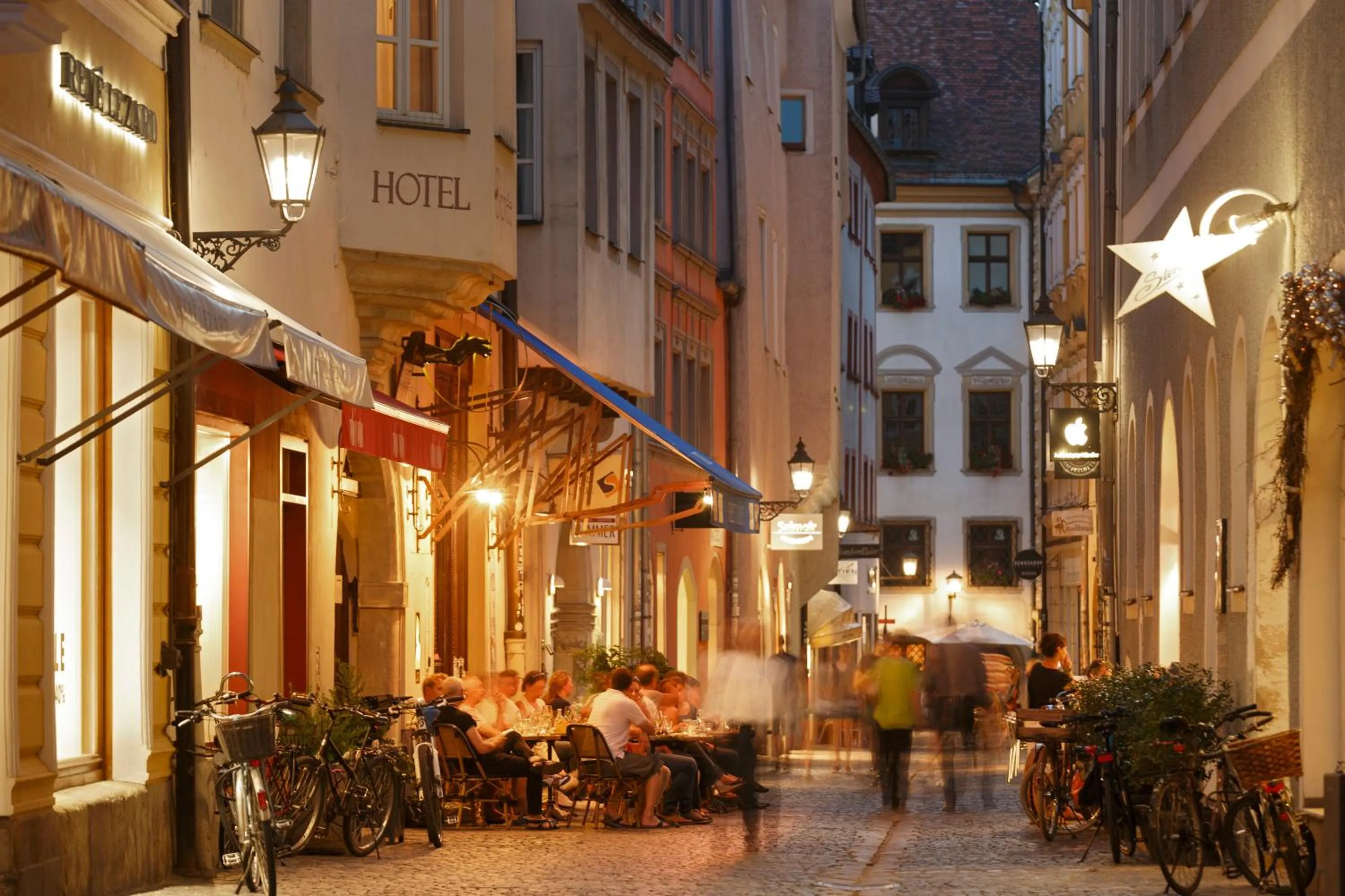 Property building in Hotel Orphée - Großes Haus