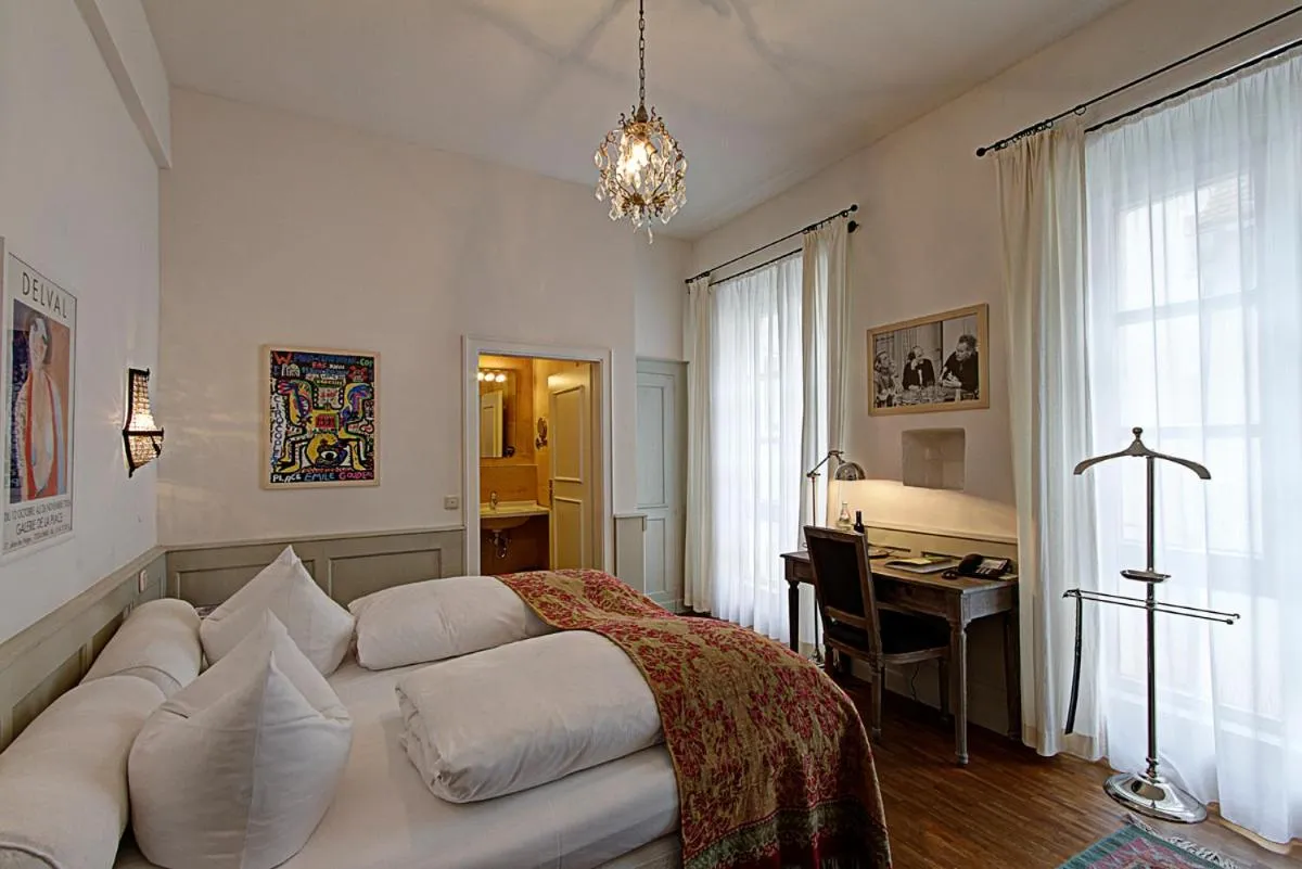 Bed in Hotel Orphée - Großes Haus