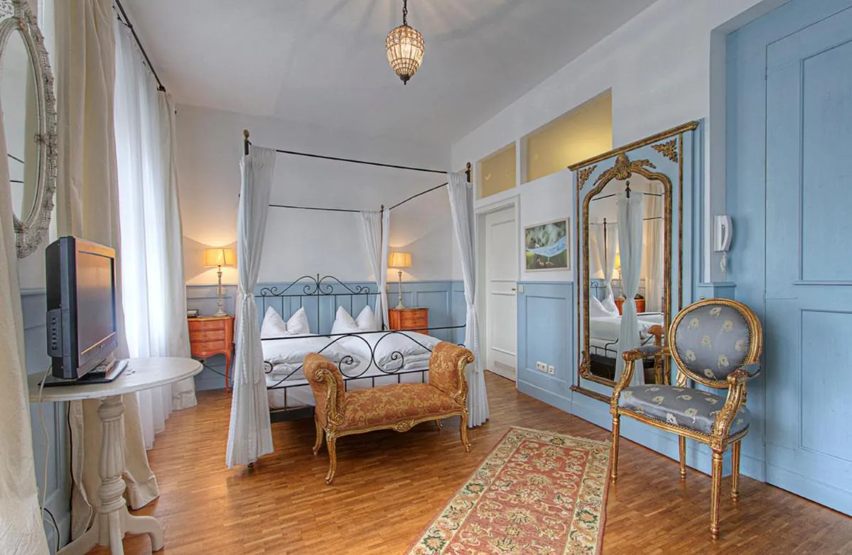 Bed in Hotel Orphée - Großes Haus