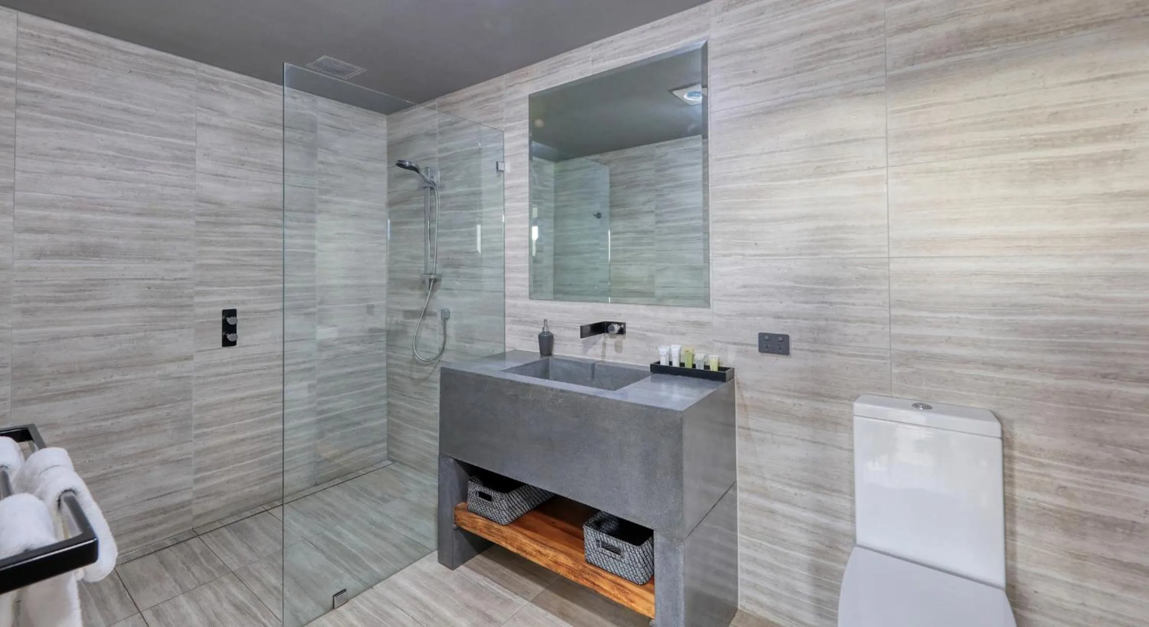 Shower in Blue Jacket Motel