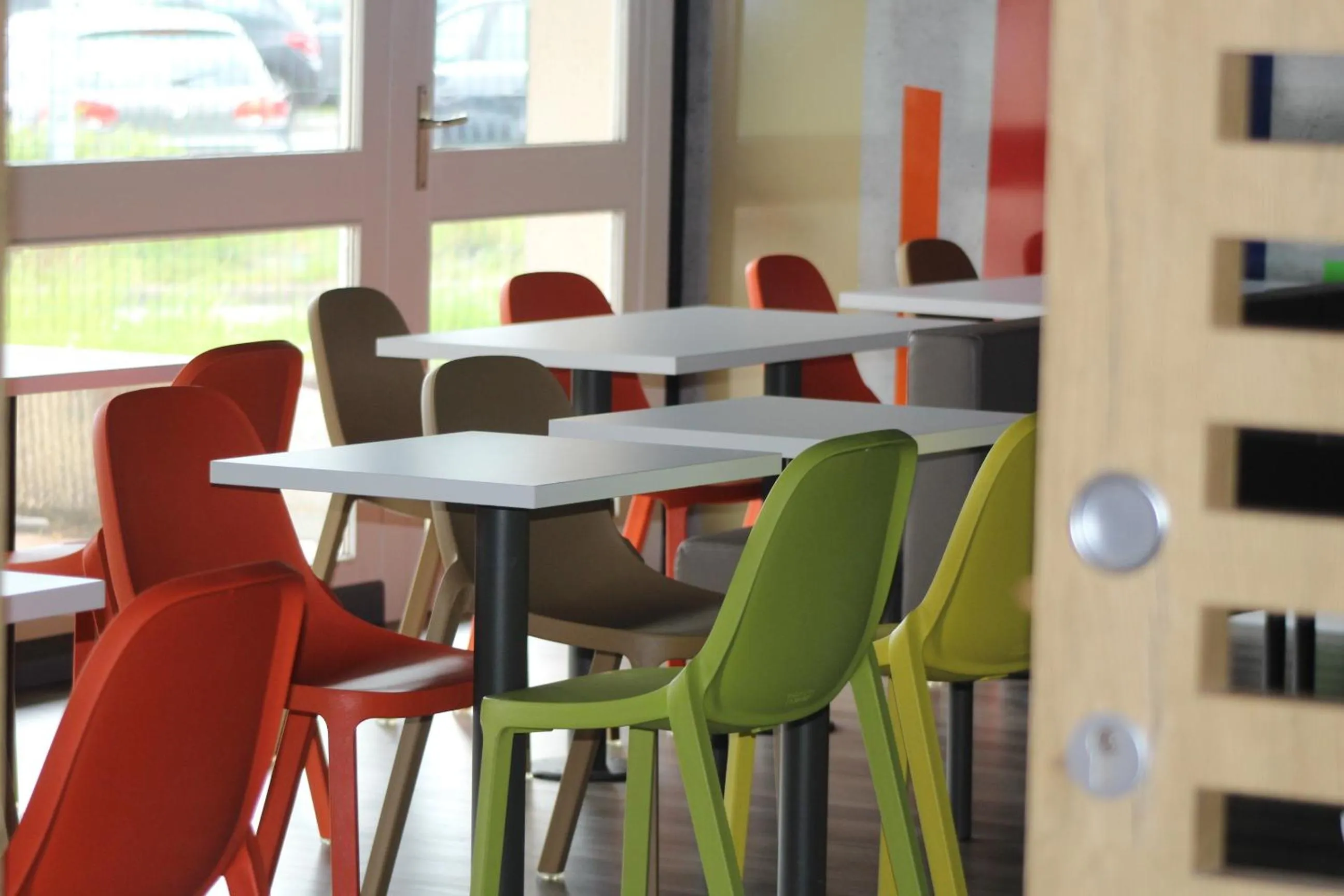 Restaurant/places to eat in Hotel ibis Budget Laval