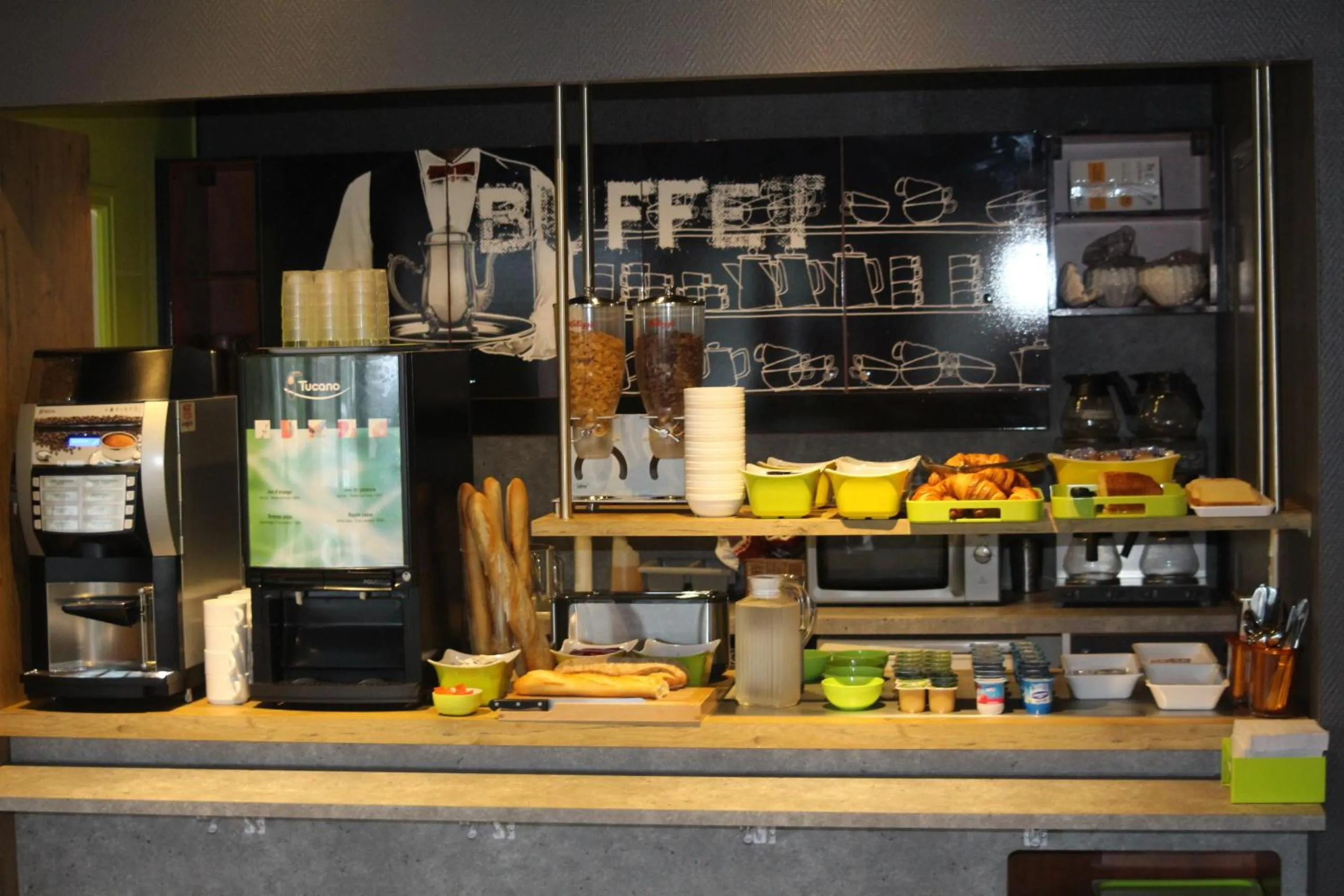 Area and facilities in Hotel ibis Budget Laval