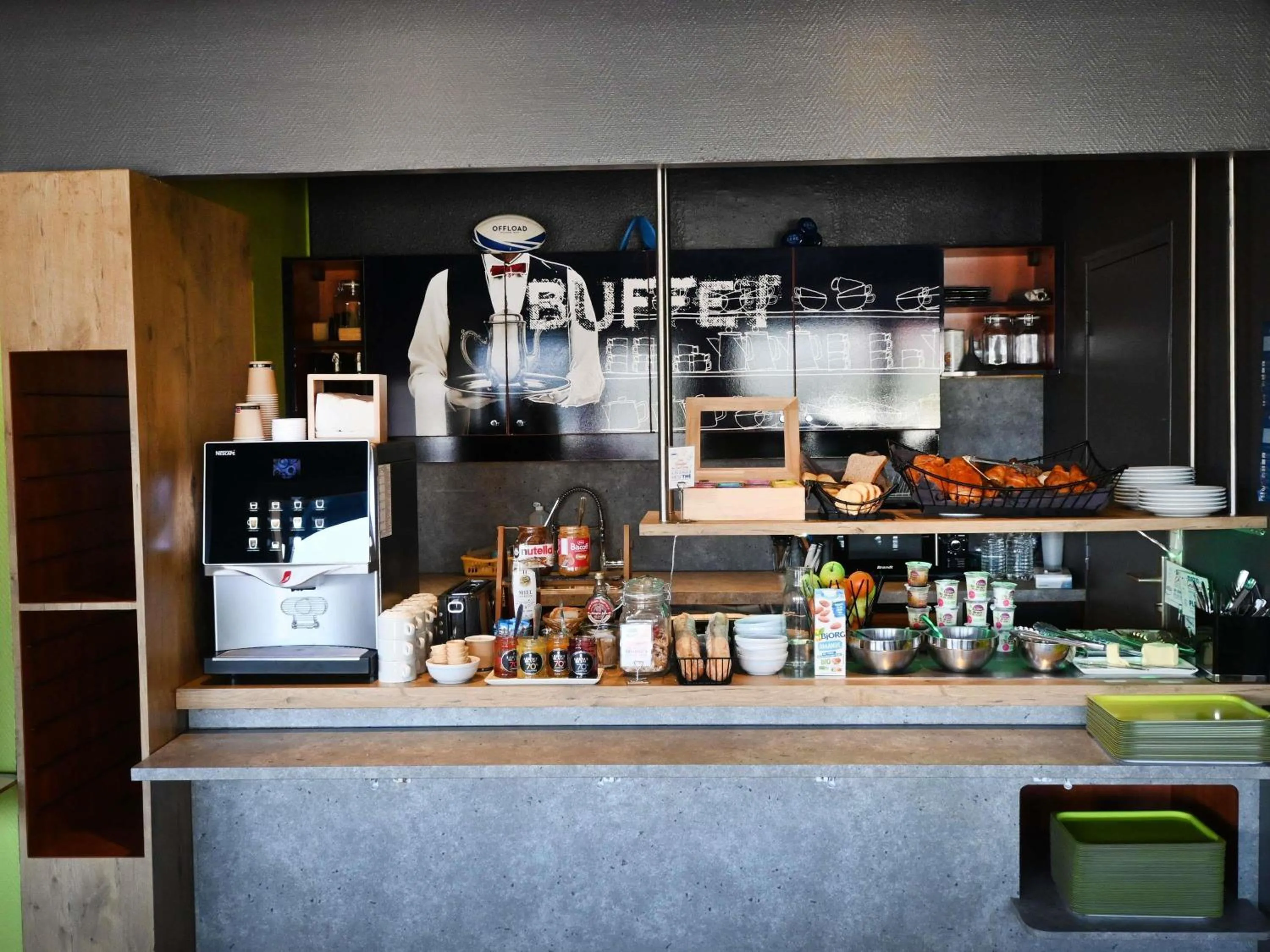 Breakfast in Hotel ibis Budget Laval