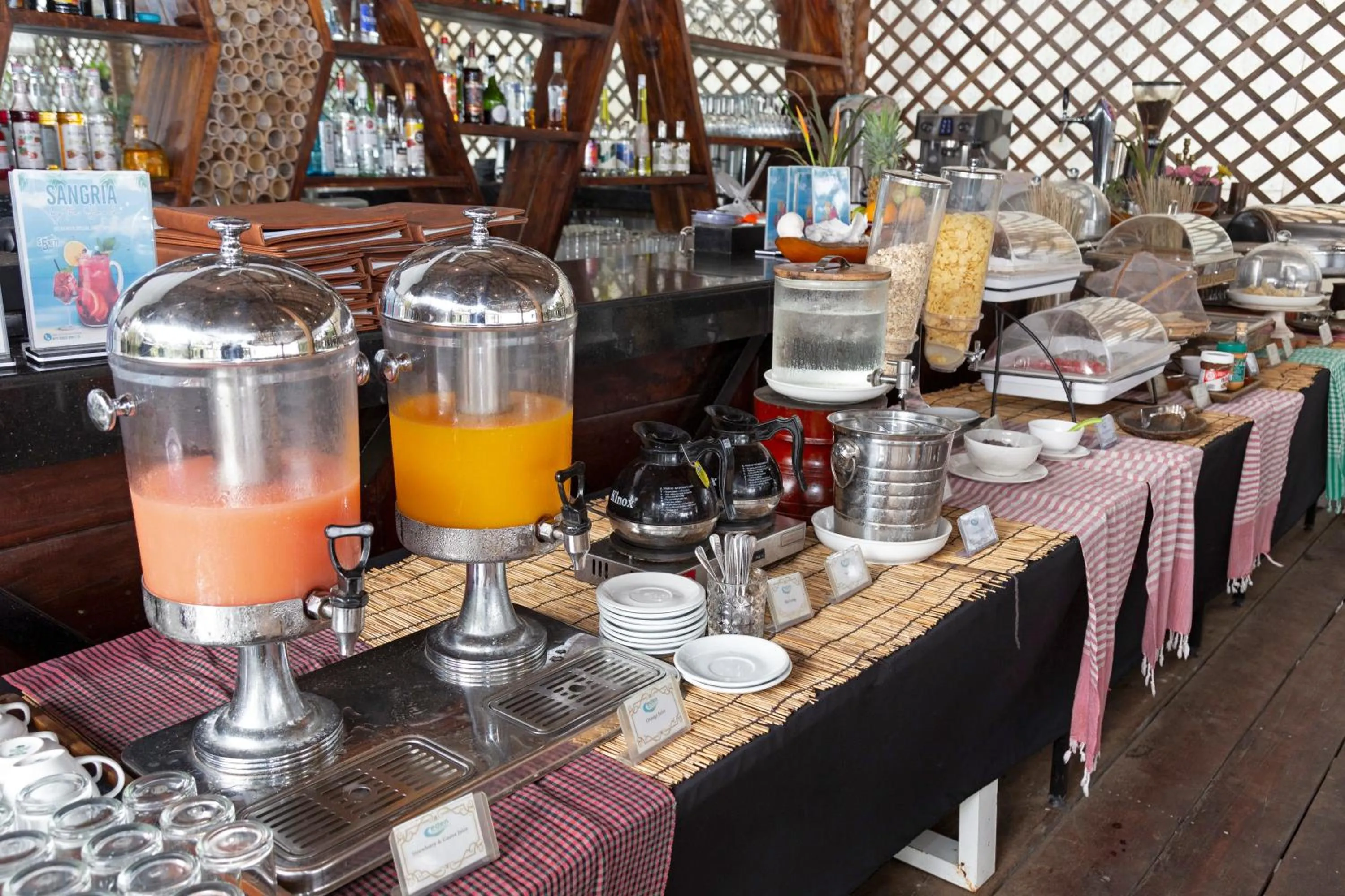 Food and drinks in Eden Beach Resort by EHM