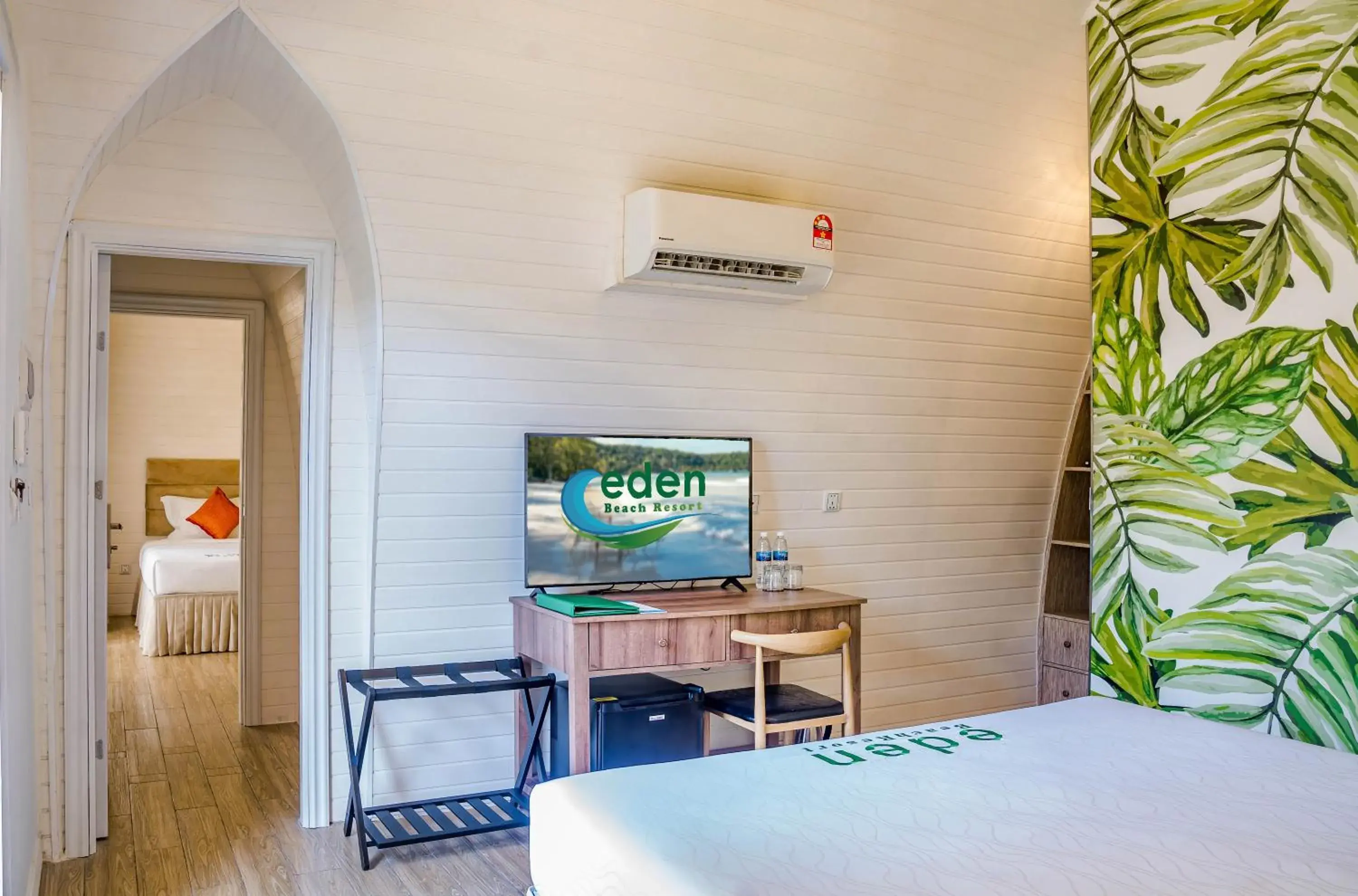 TV and multimedia, Bed in Eden Beach Resort by EHM TV and multimedia, Bed in Eden Beach Resort by EHM