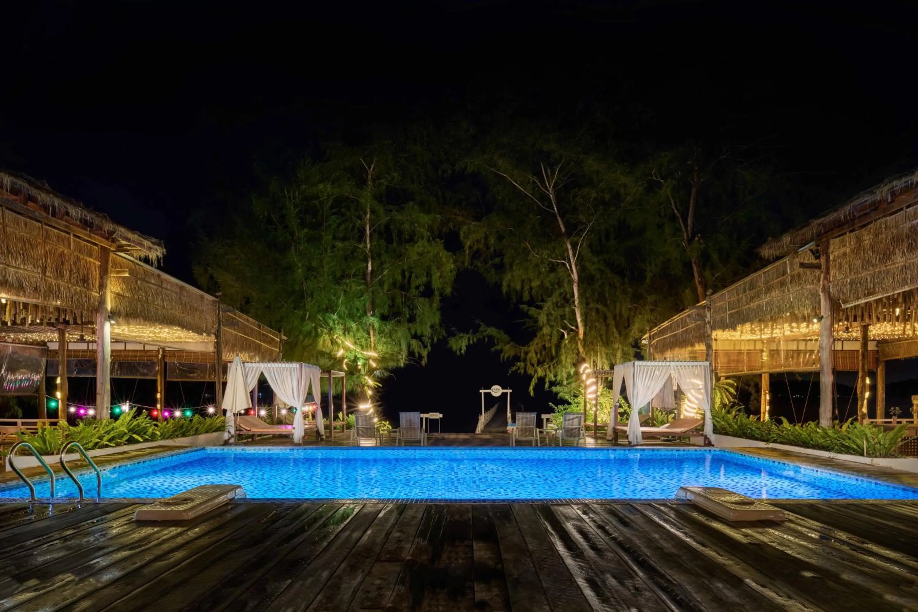 Night in Eden Beach Resort by EHM