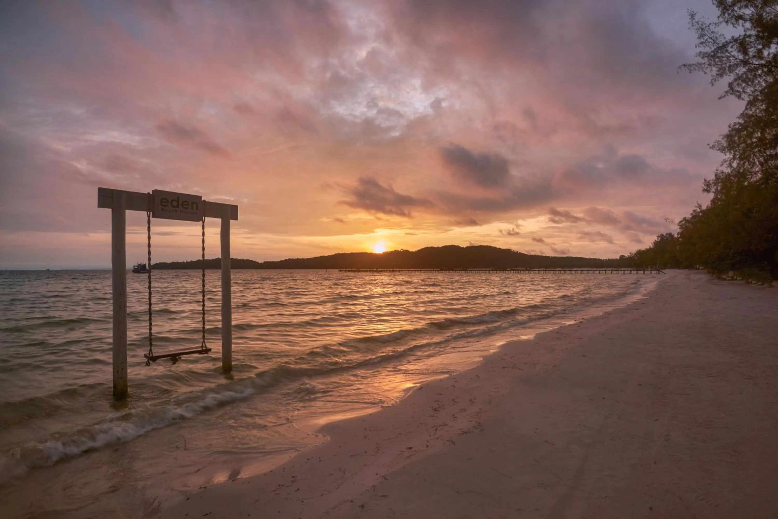 Beach in Eden Beach Resort by EHM