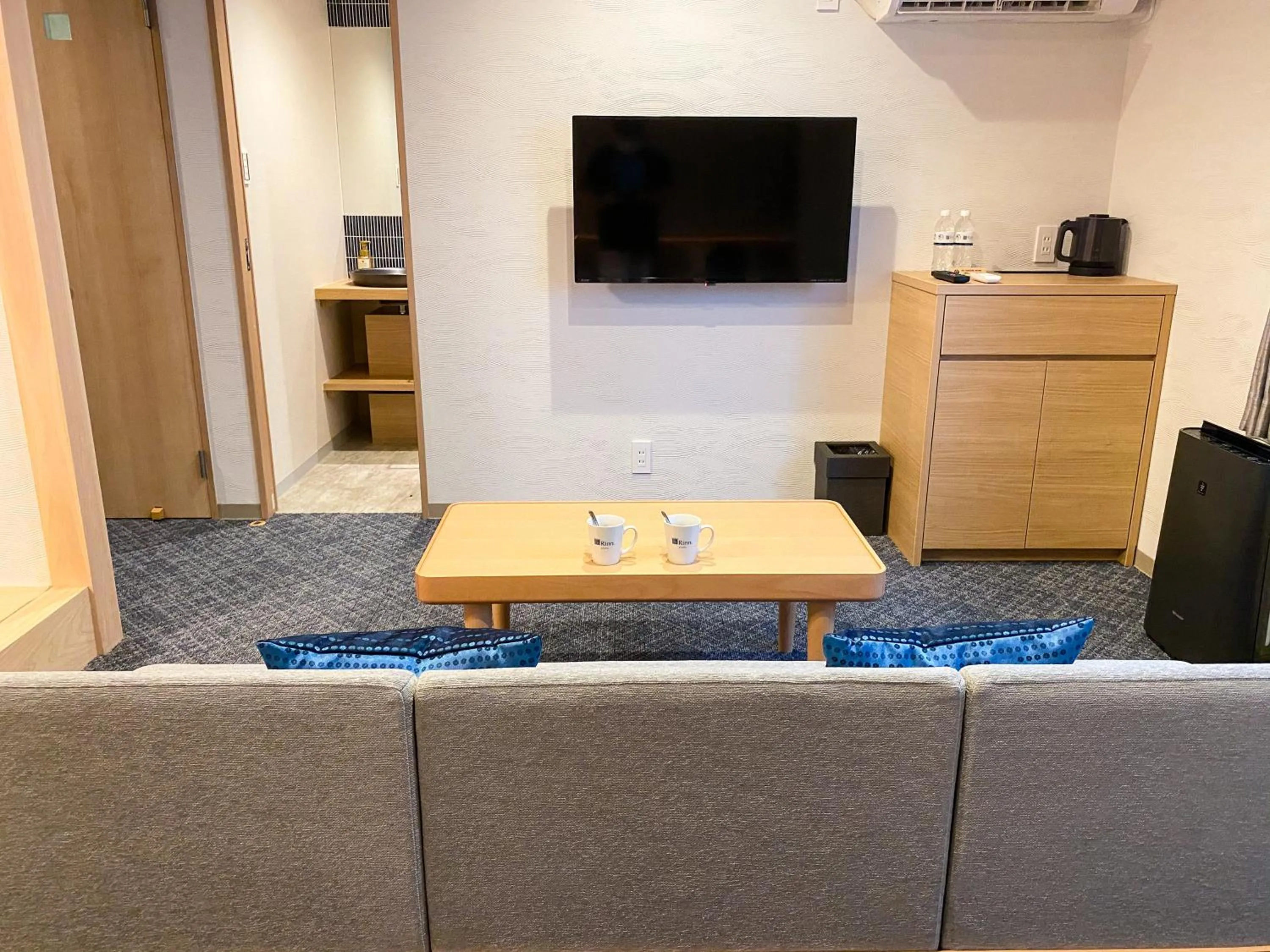 TV and multimedia in Rinn Niomon