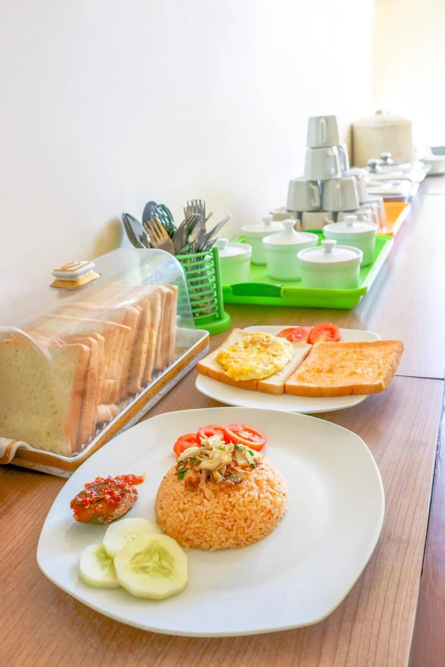 Restaurant/places to eat in LeGreen Suite Ratulangi Restaurant/places to eat in LeGreen Suite Ratulangi