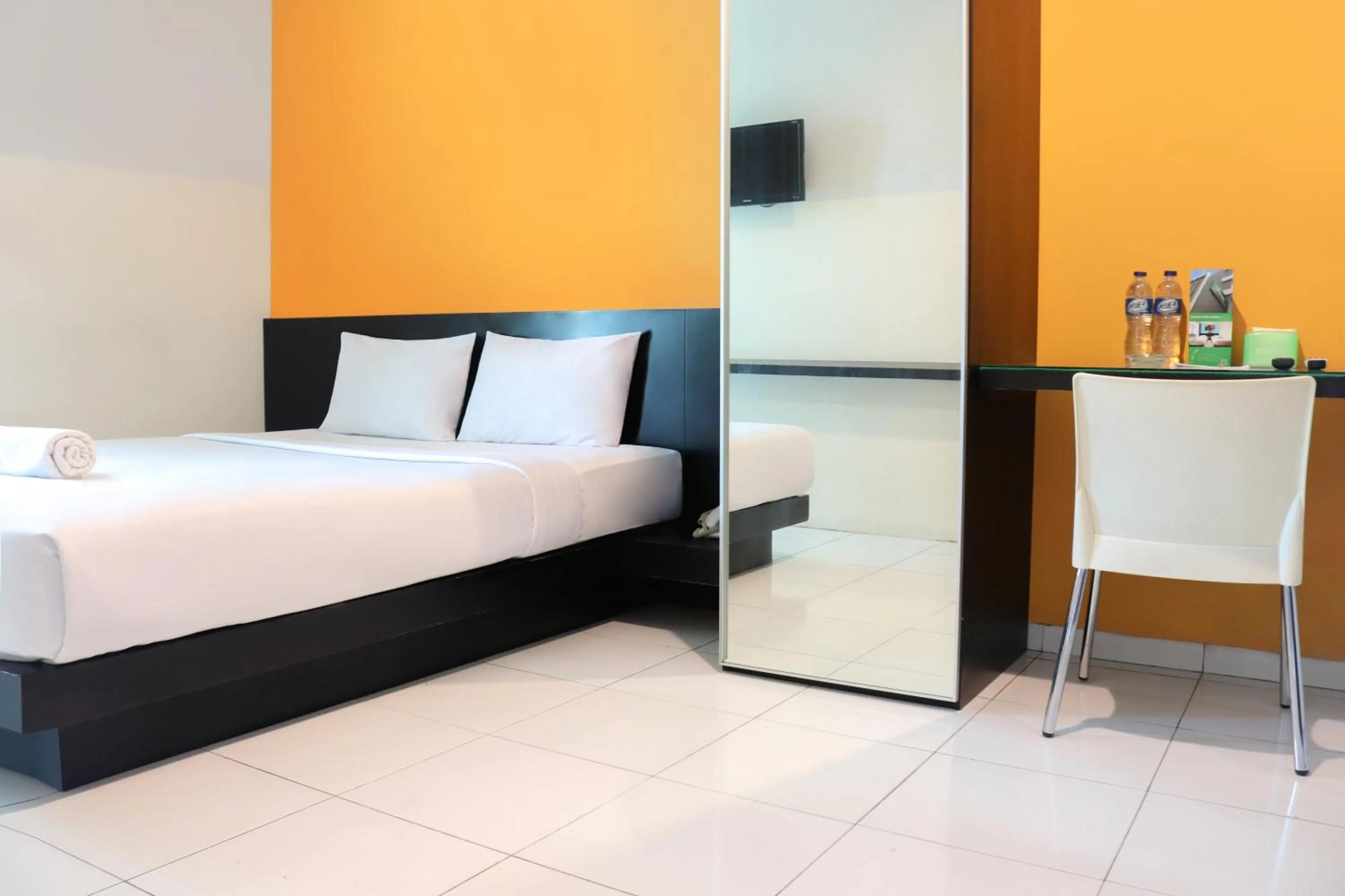 Bedroom, Bed in LeGreen Suite Ratulangi
