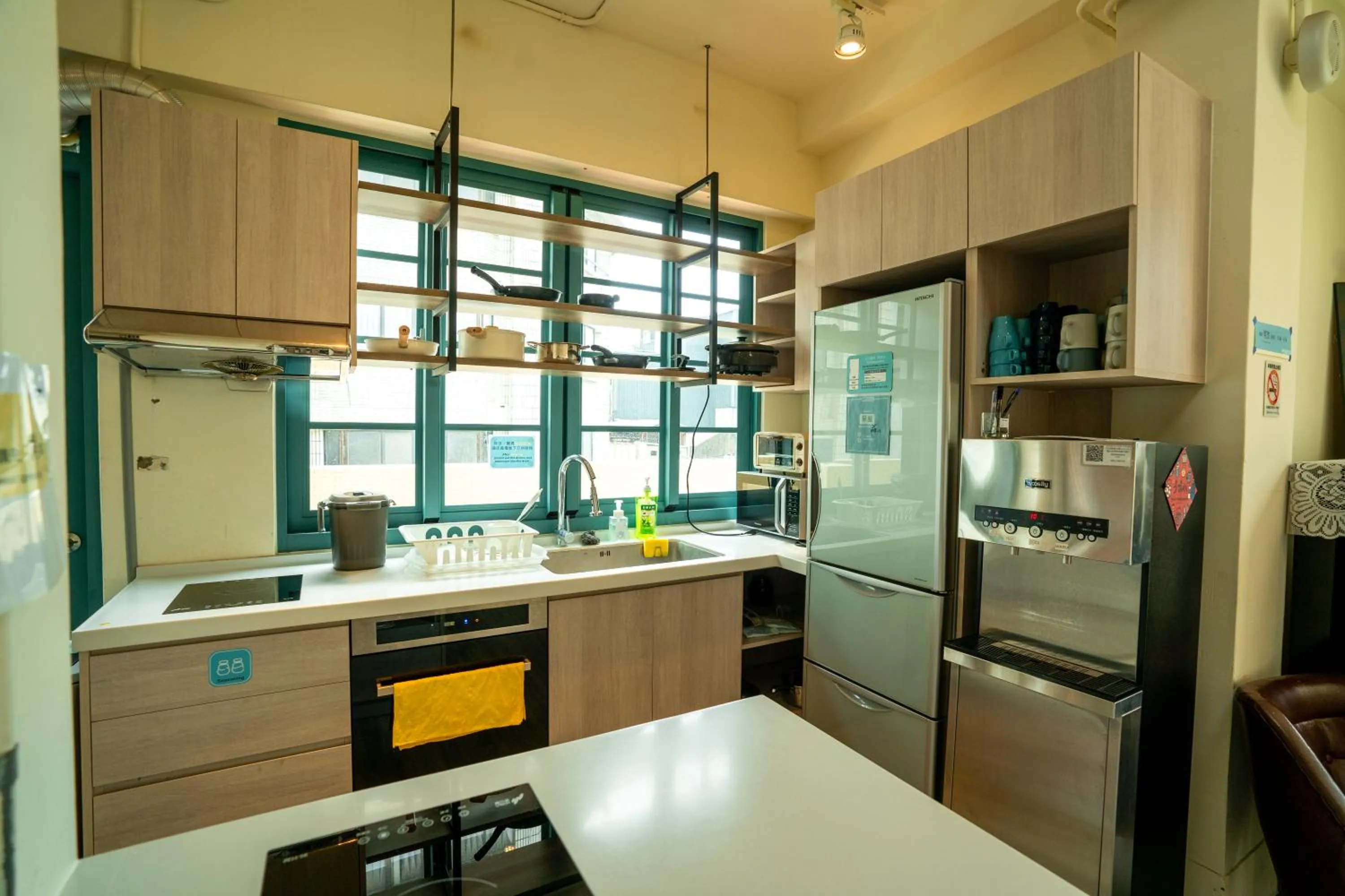 Kitchen or kitchenette in Funtime Hostel