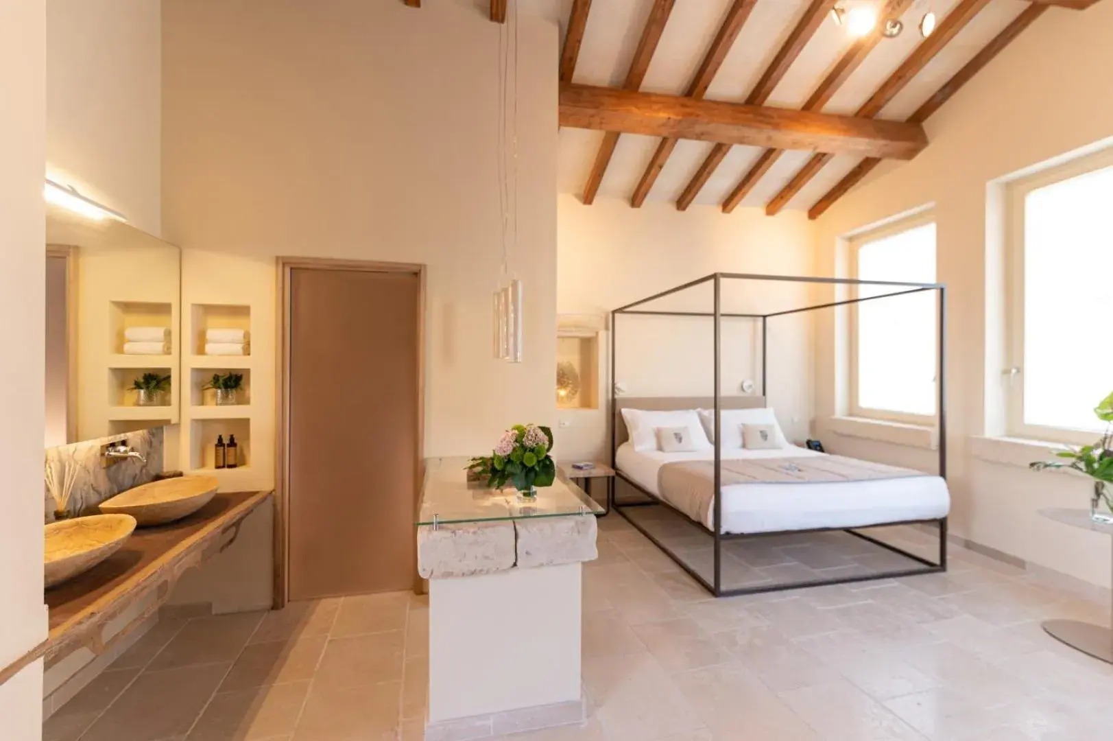 Deluxe Double Room with Balcony in Pollicastro Boutique Hotel Deluxe Double Room with Balcony in Pollicastro Boutique Hotel