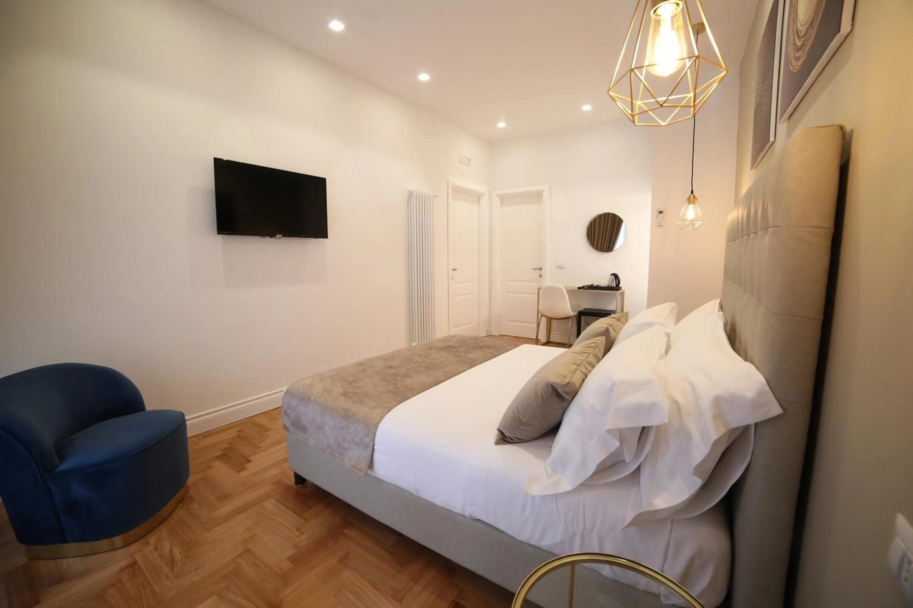 Bedroom, Bed in B&B Villa Sant'Elmo con parcheggio interno