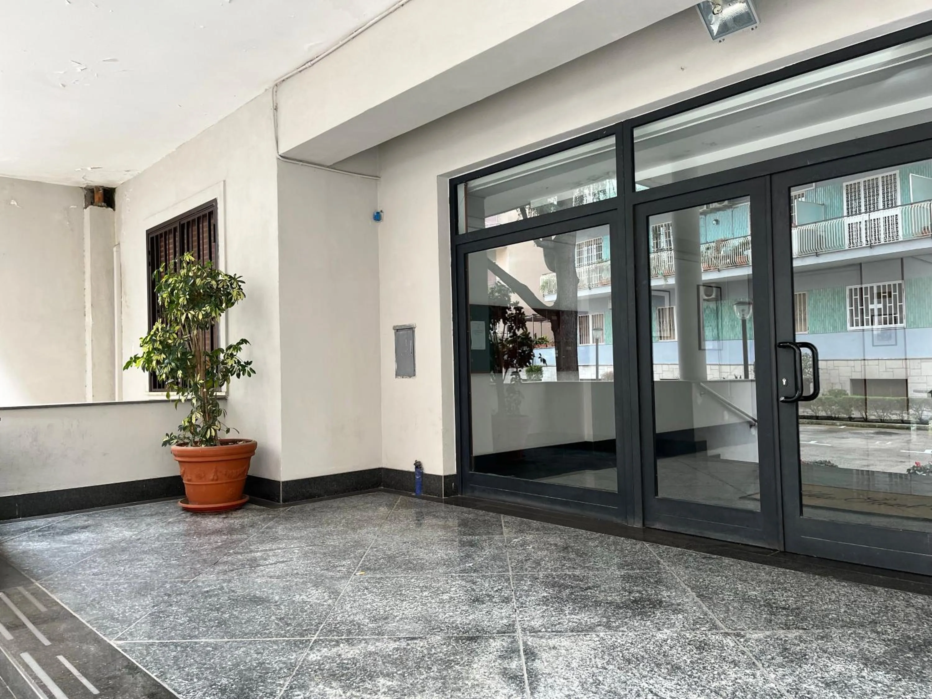 Facade/entrance in B&B Villa Sant'Elmo con parcheggio interno