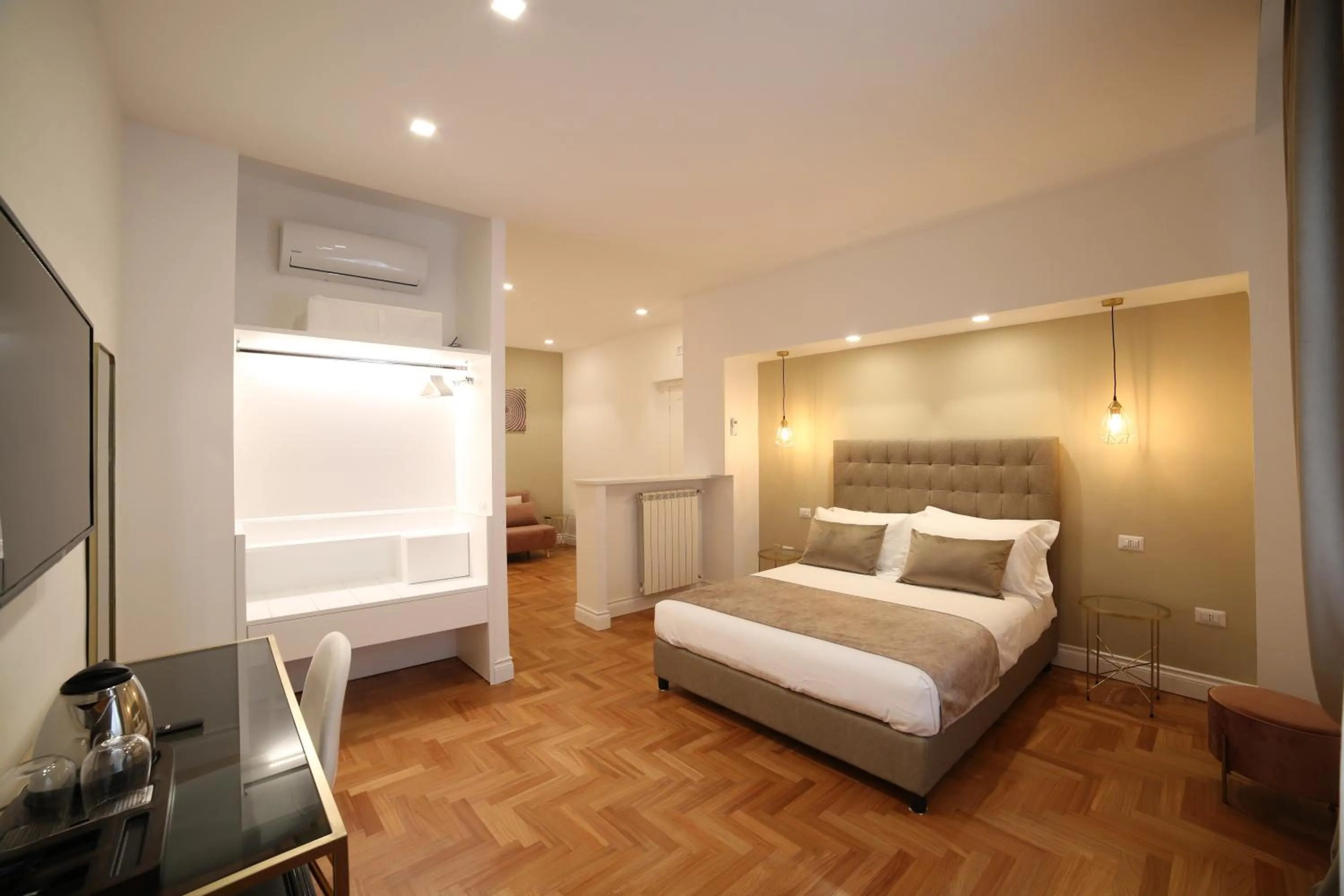Bedroom, Bed in B&B Villa Sant'Elmo con parcheggio interno