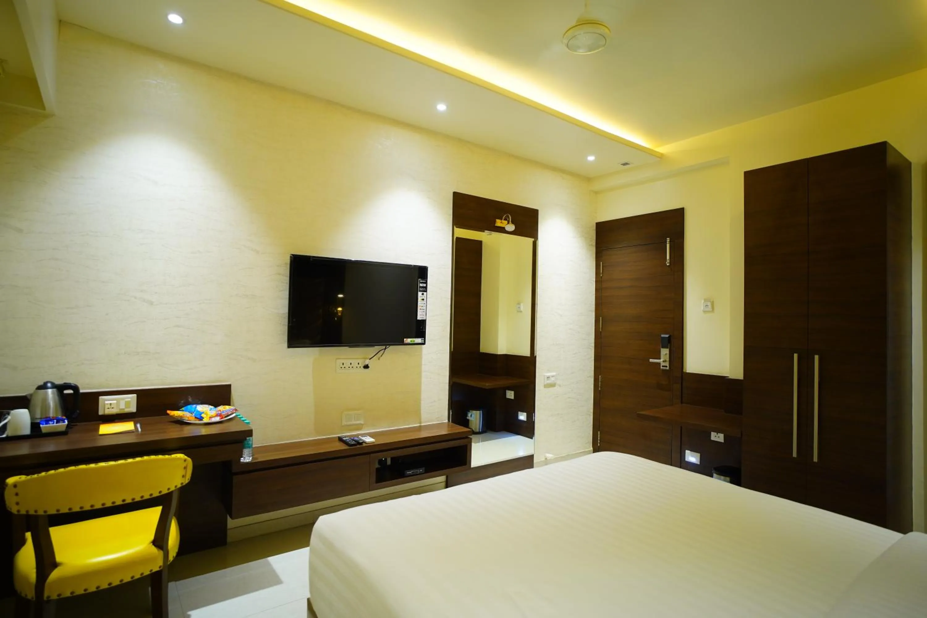 TV and multimedia, Bed in Orange Tree Hotels