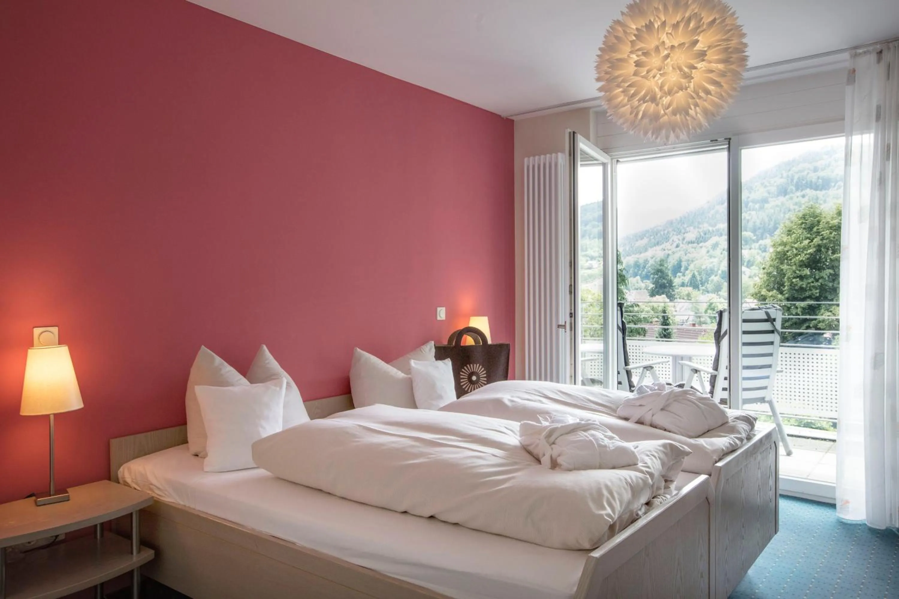 Photo of the whole room, Bed in Schwarzwald Panorama