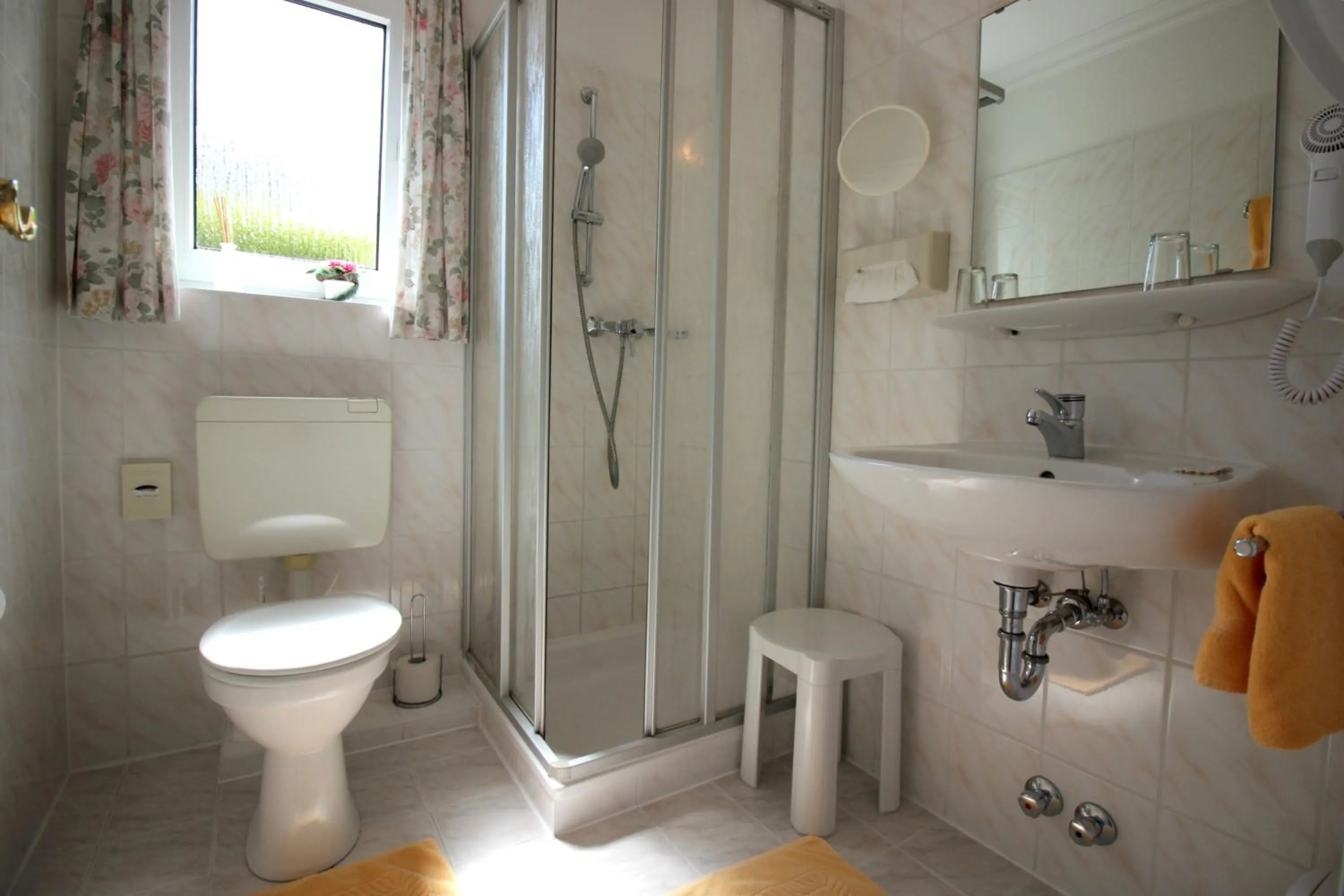 Bathroom in Hotel-Garni Haus Johanna