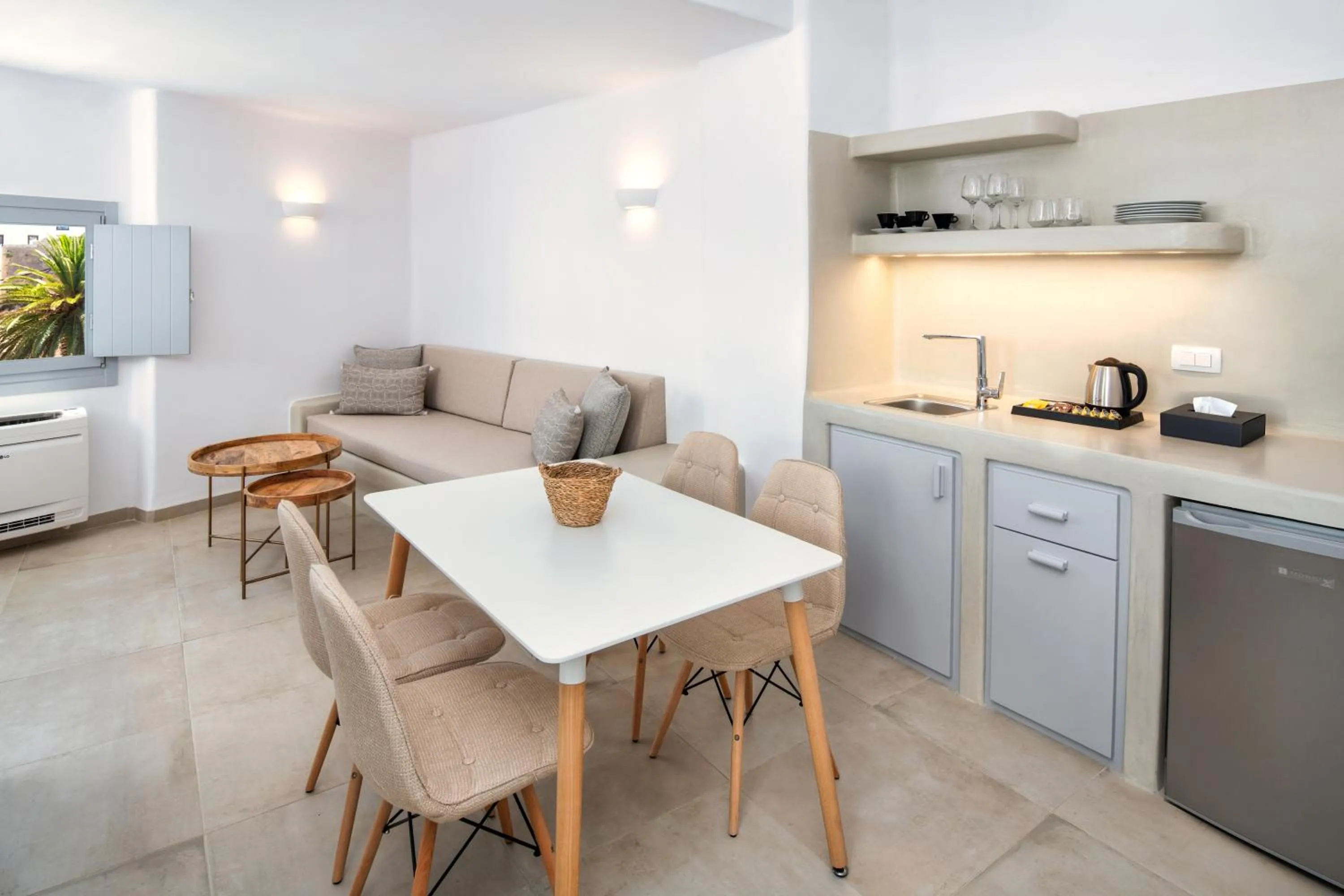 Living room in Hill Suites