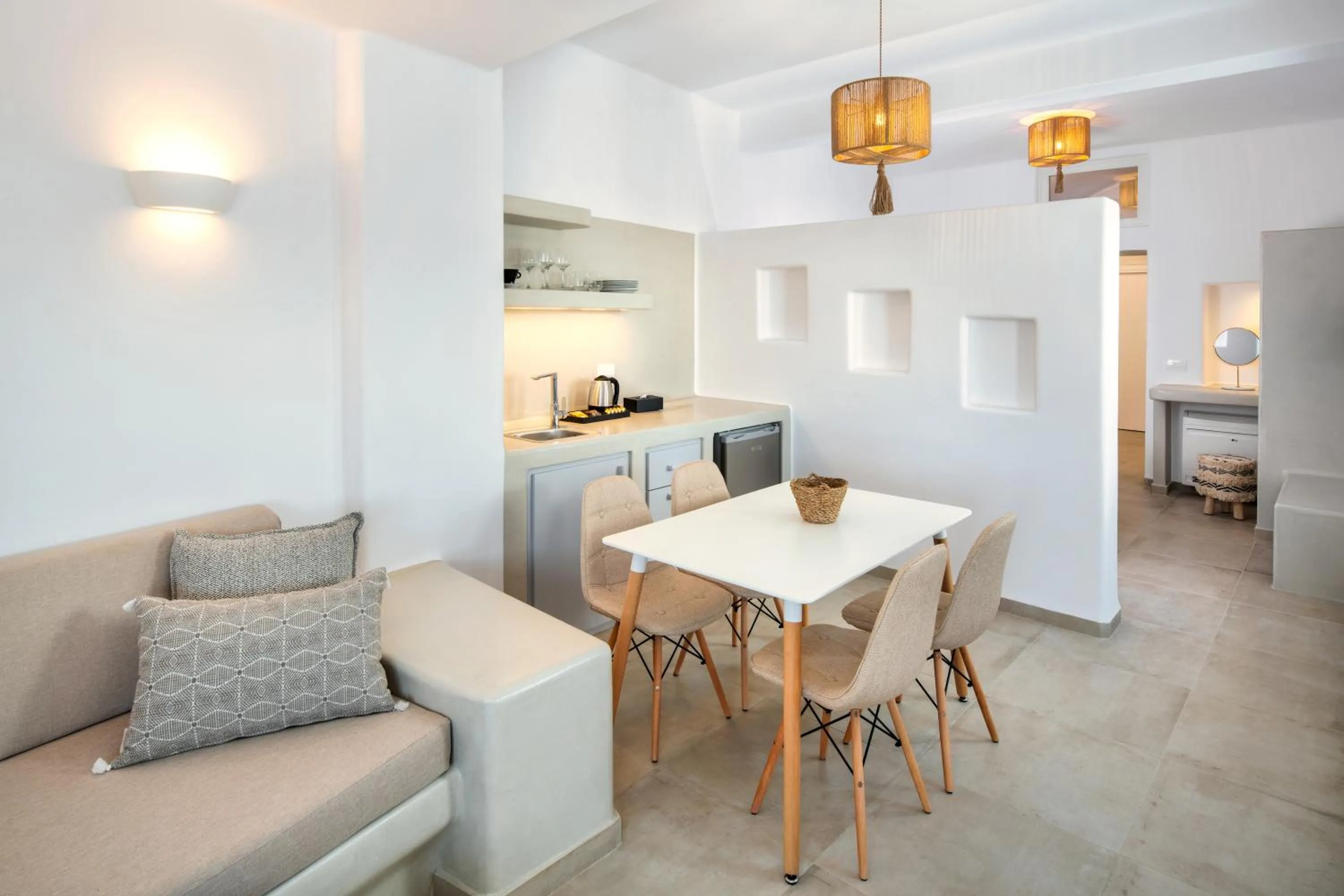 Living room in Hill Suites