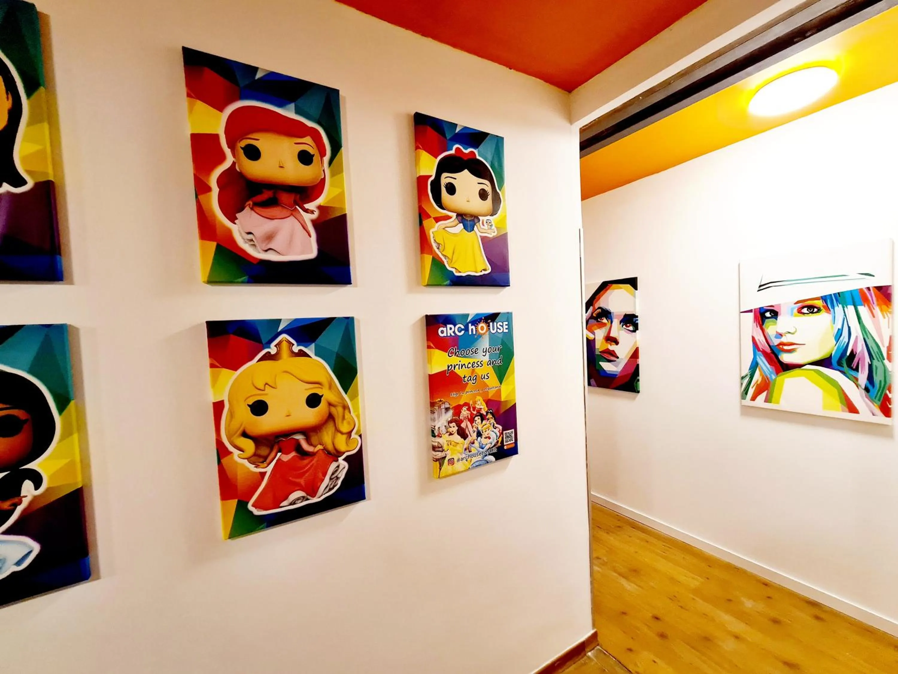 Communal lounge/ TV room in Arc House Madrid - Puerta del Sol Only Adults