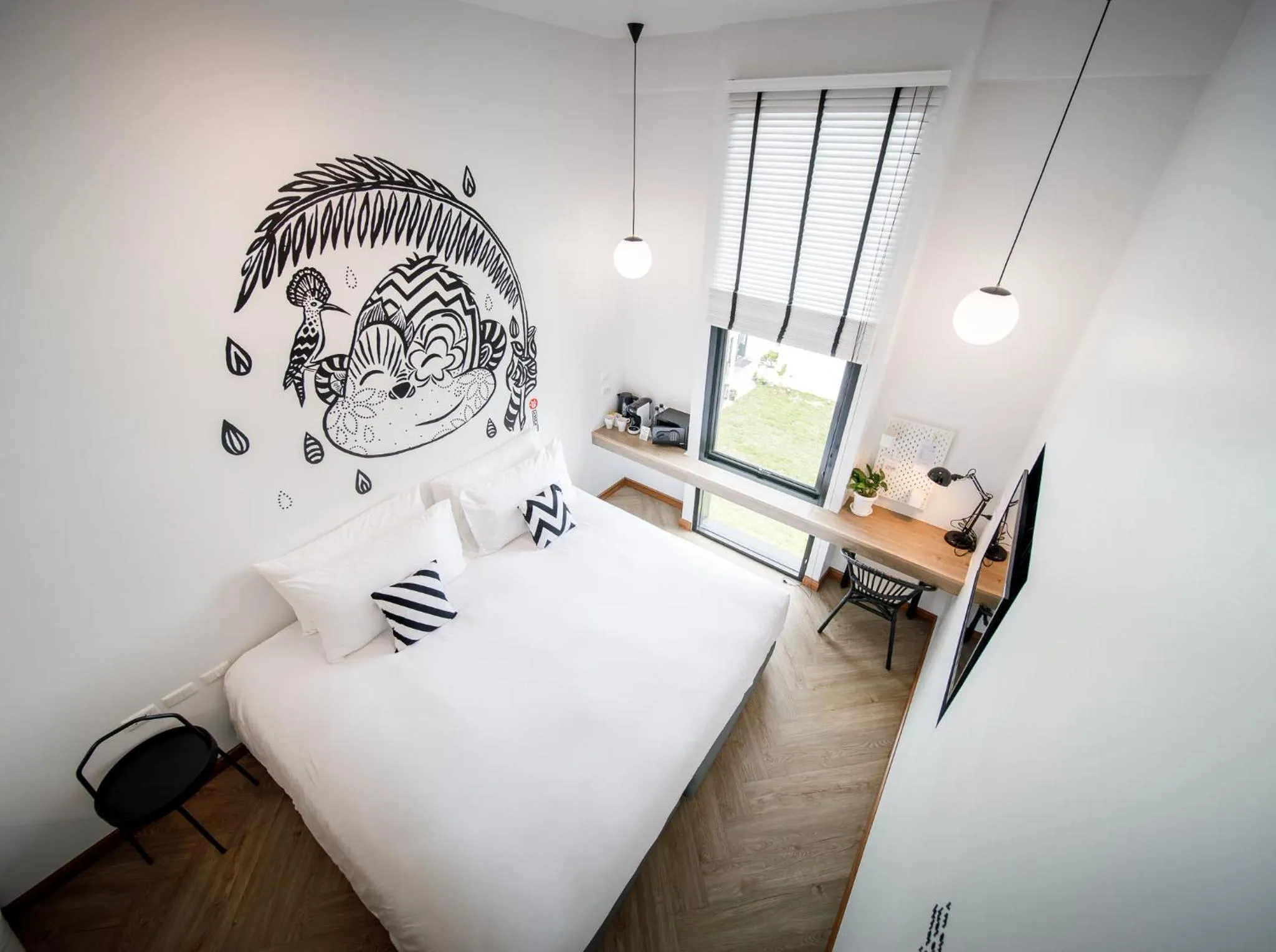 Photo of the whole room, Bed in Blu Monkey Hub & Hotel Ranong