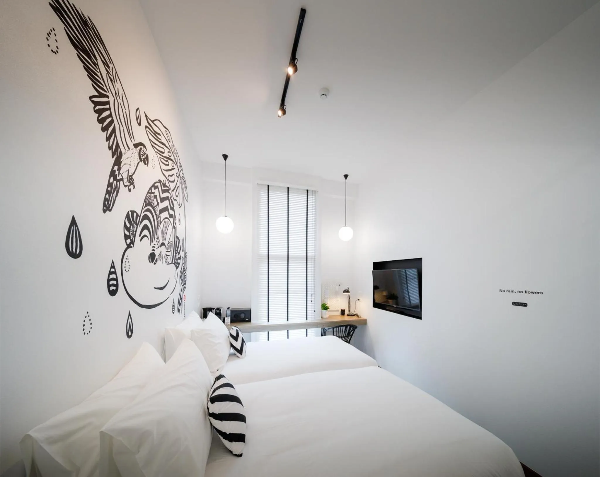 Photo of the whole room, Bed in Blu Monkey Hub & Hotel Ranong