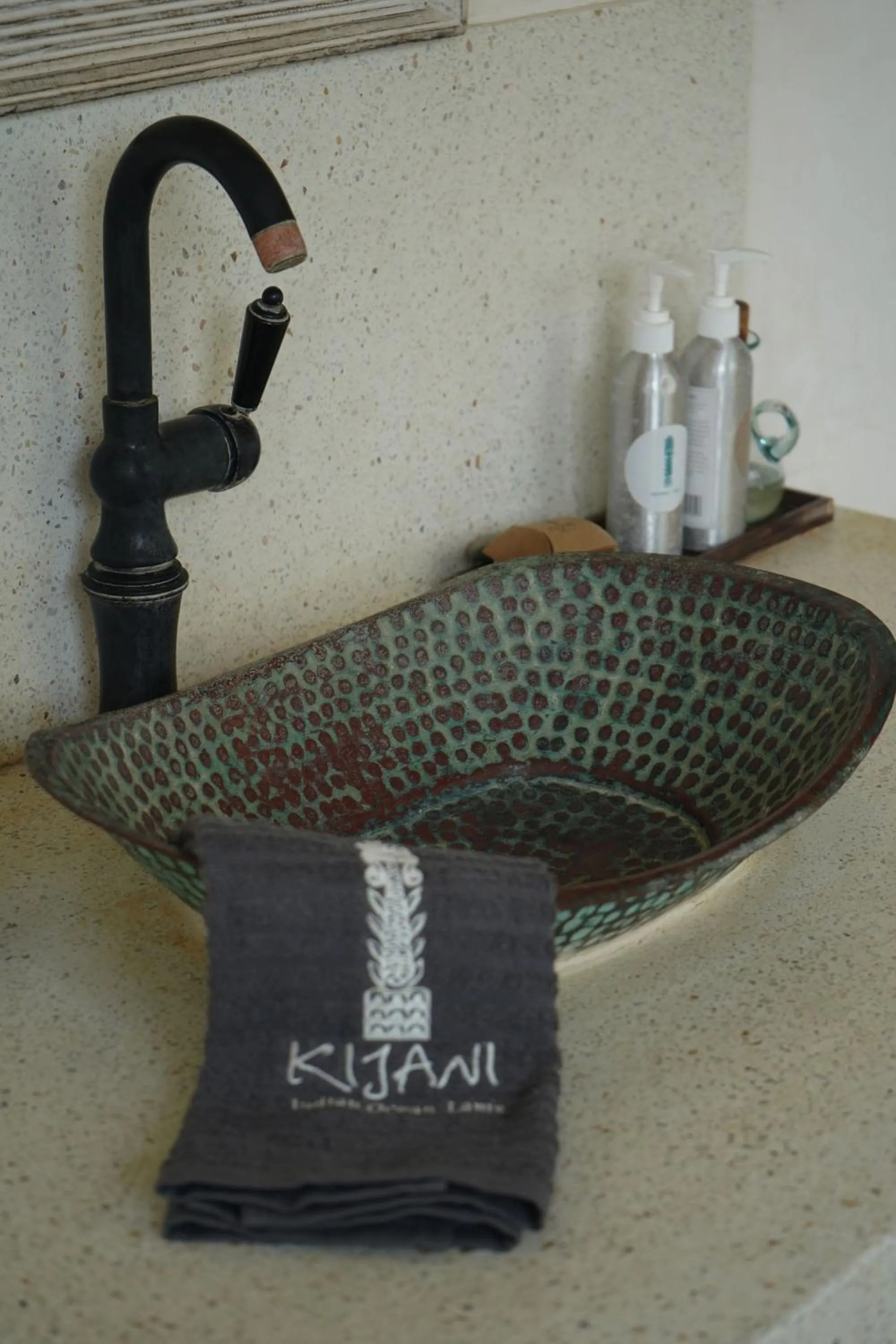 Kijani Hotel