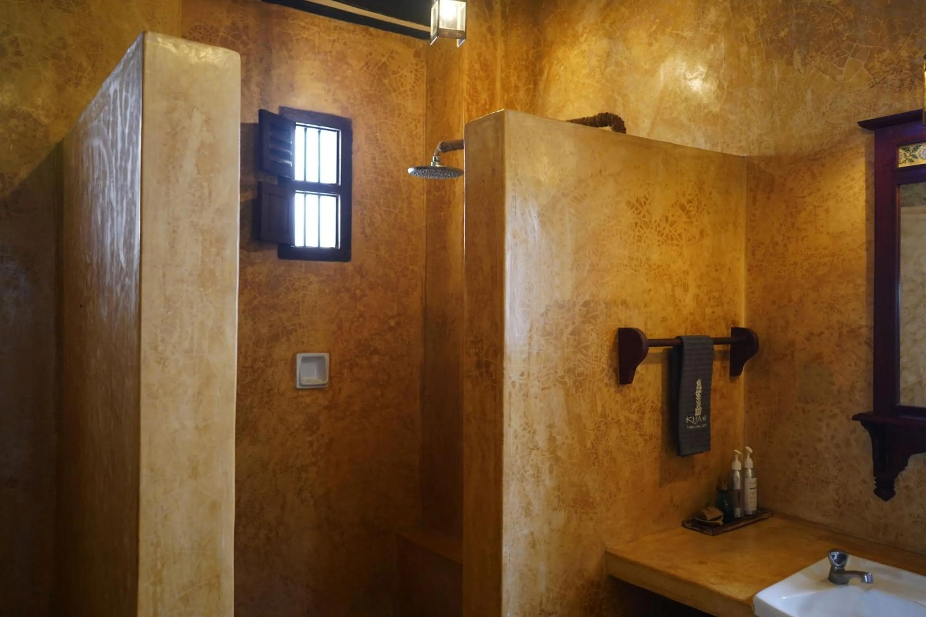 Kijani Hotel