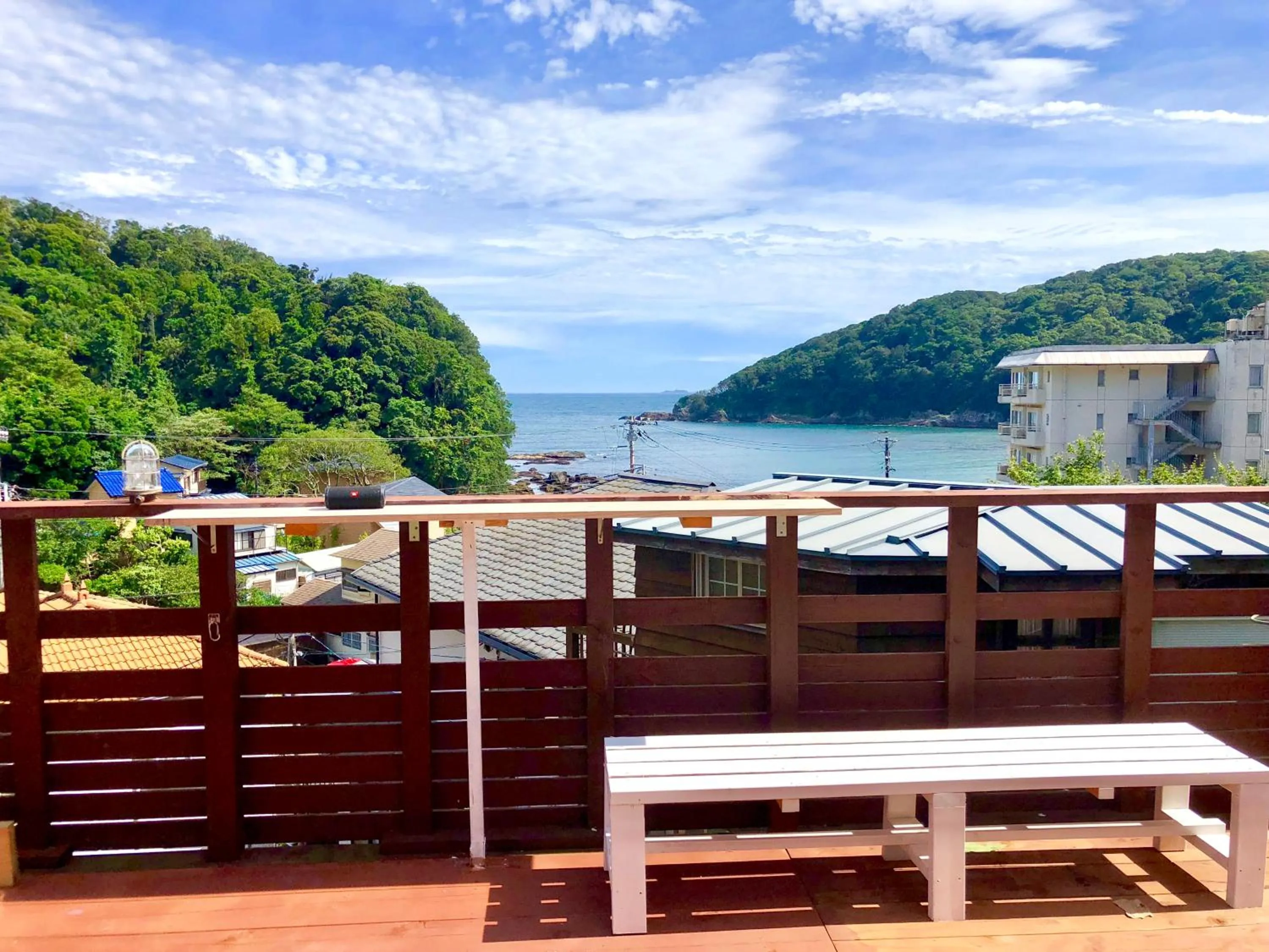 BBQ facilities in Guesthouse All you need - All rooms have an ocean view!