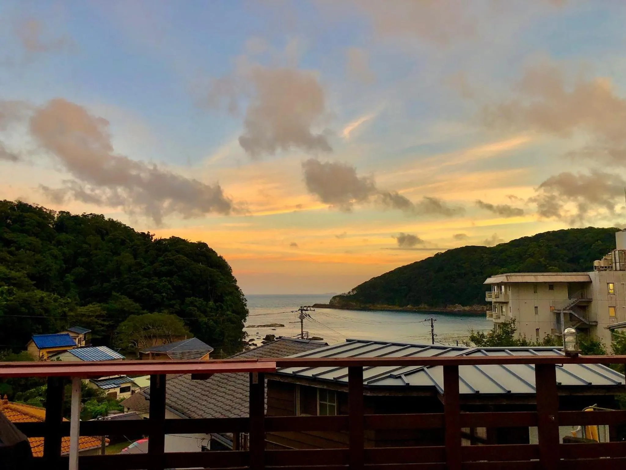 BBQ facilities in Guesthouse All you need - All rooms have an ocean view!