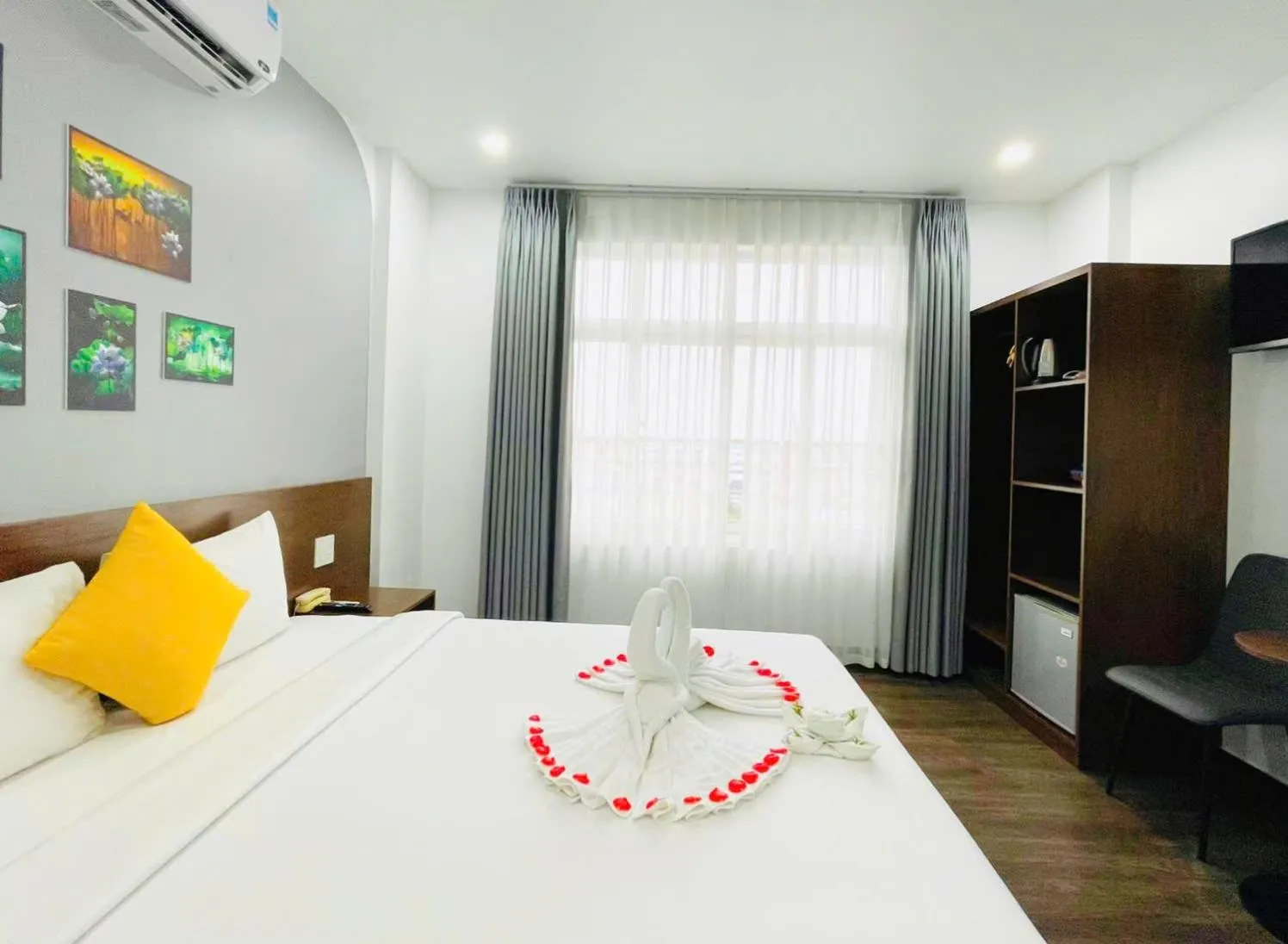 Bed in Hue Royal Hotel