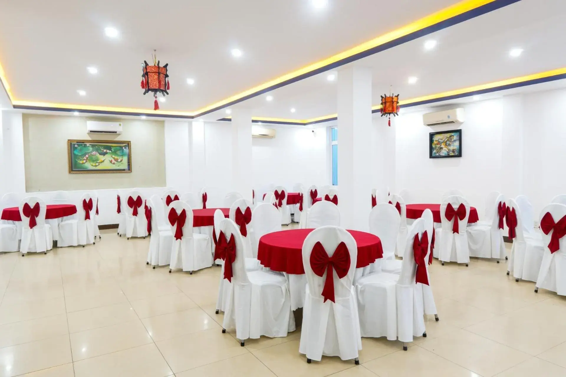 Restaurant/places to eat in Hue Royal Hotel Restaurant/places to eat in Hue Royal Hotel