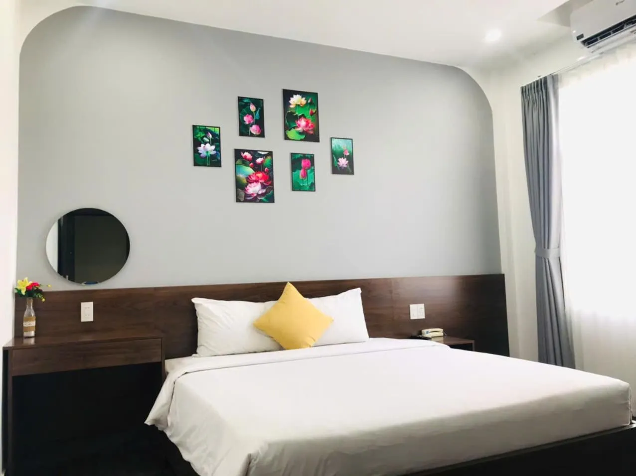 Bed in Hue Royal Hotel