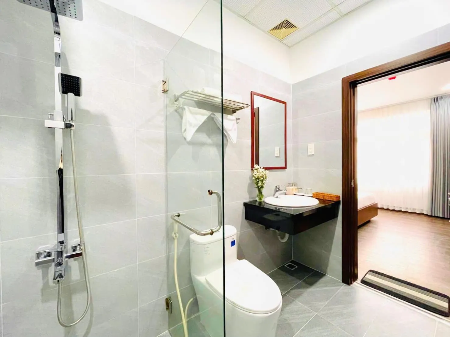 Shower in Hue Royal Hotel