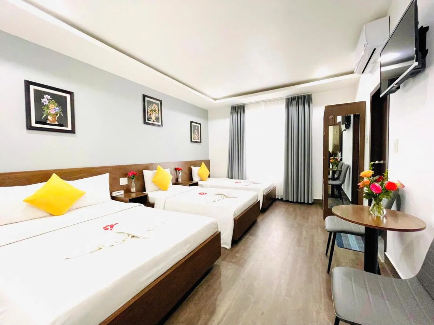 Photo of the whole room, Bed in Hue Royal Hotel