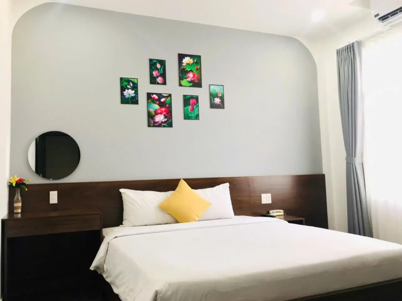 Bed in Hue Royal Hotel