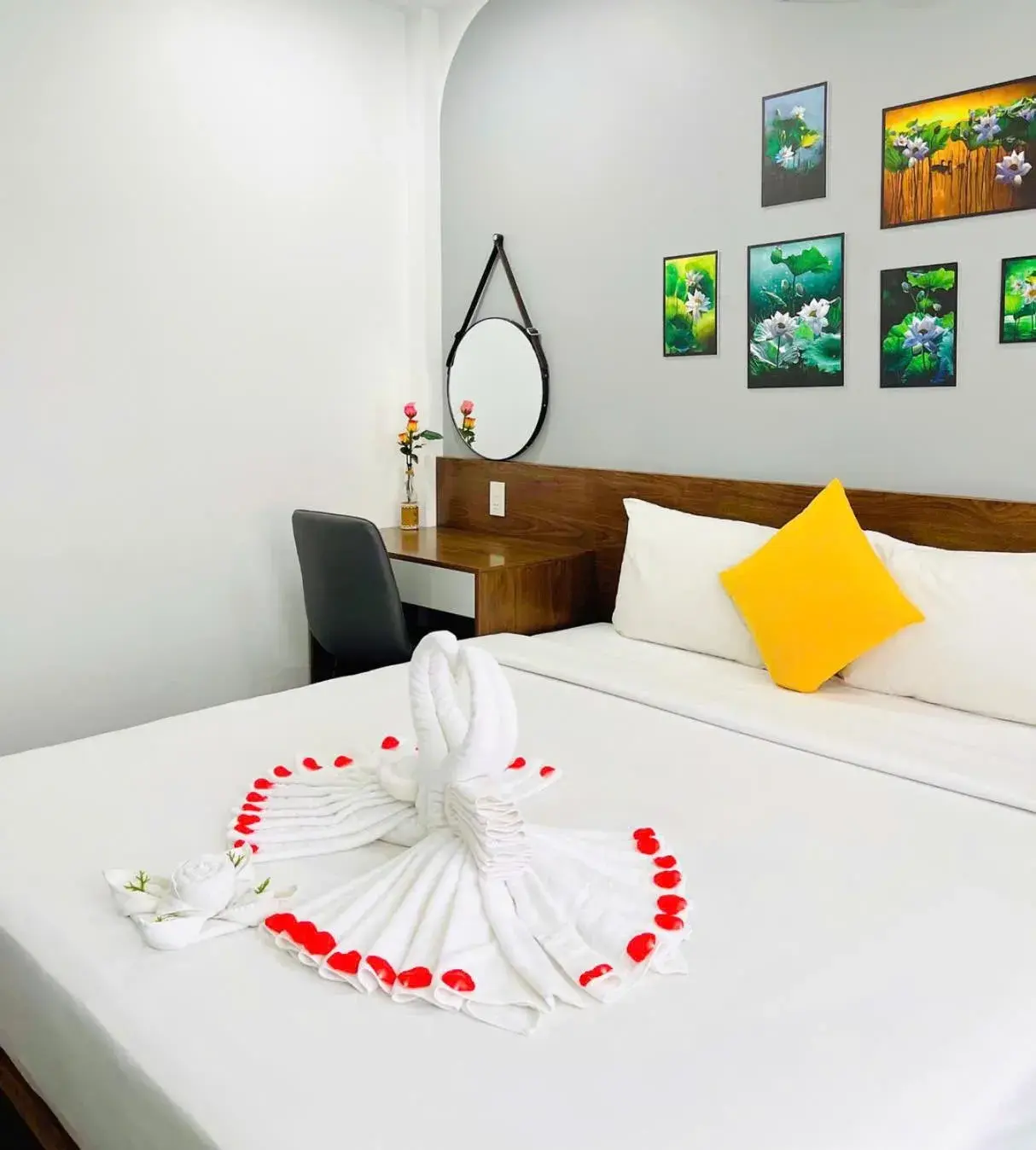 Bed in Hue Royal Hotel Bed in Hue Royal Hotel