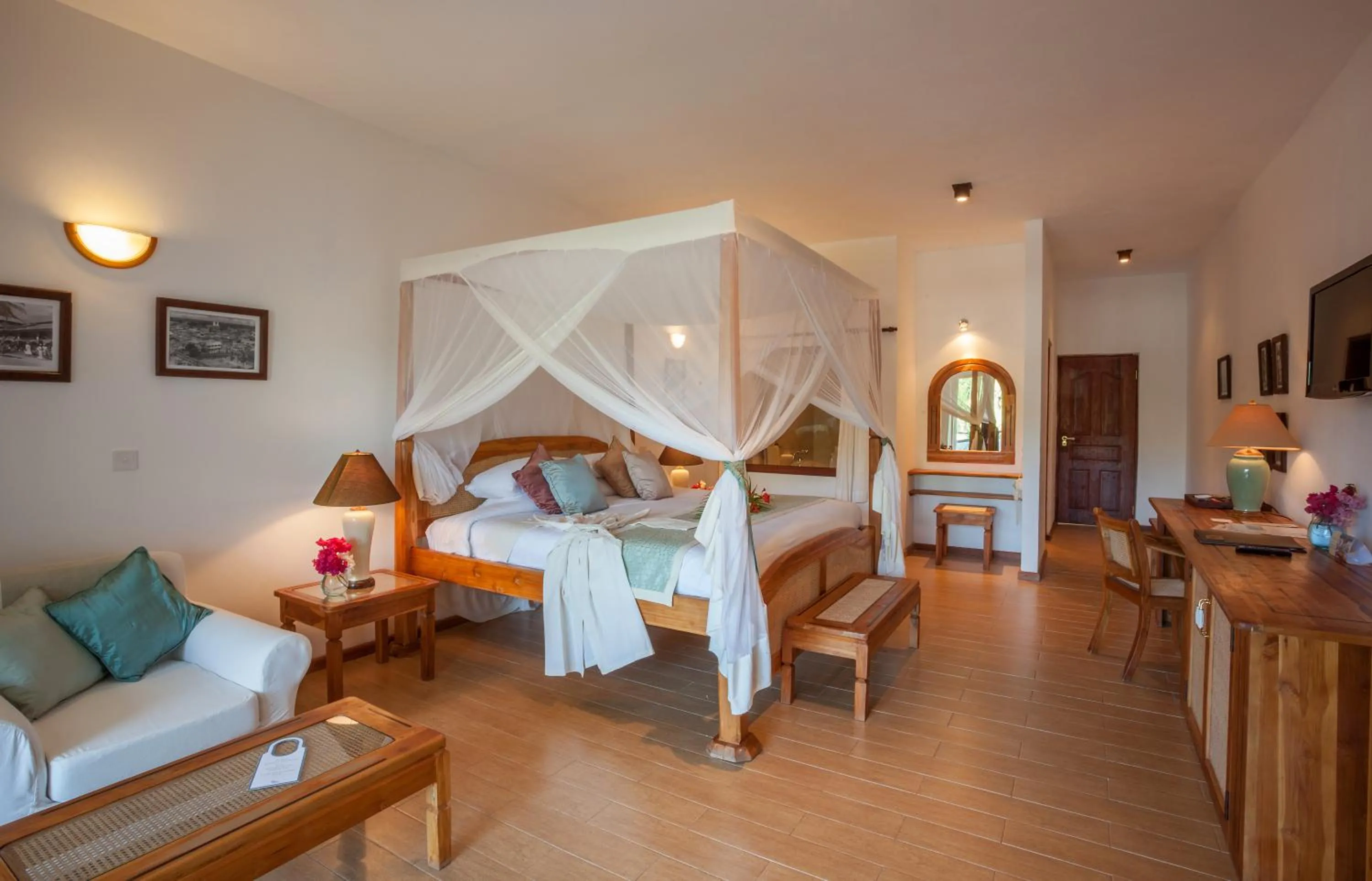 Photo of the whole room, Bed in Ocean Village Club (Adults Only)