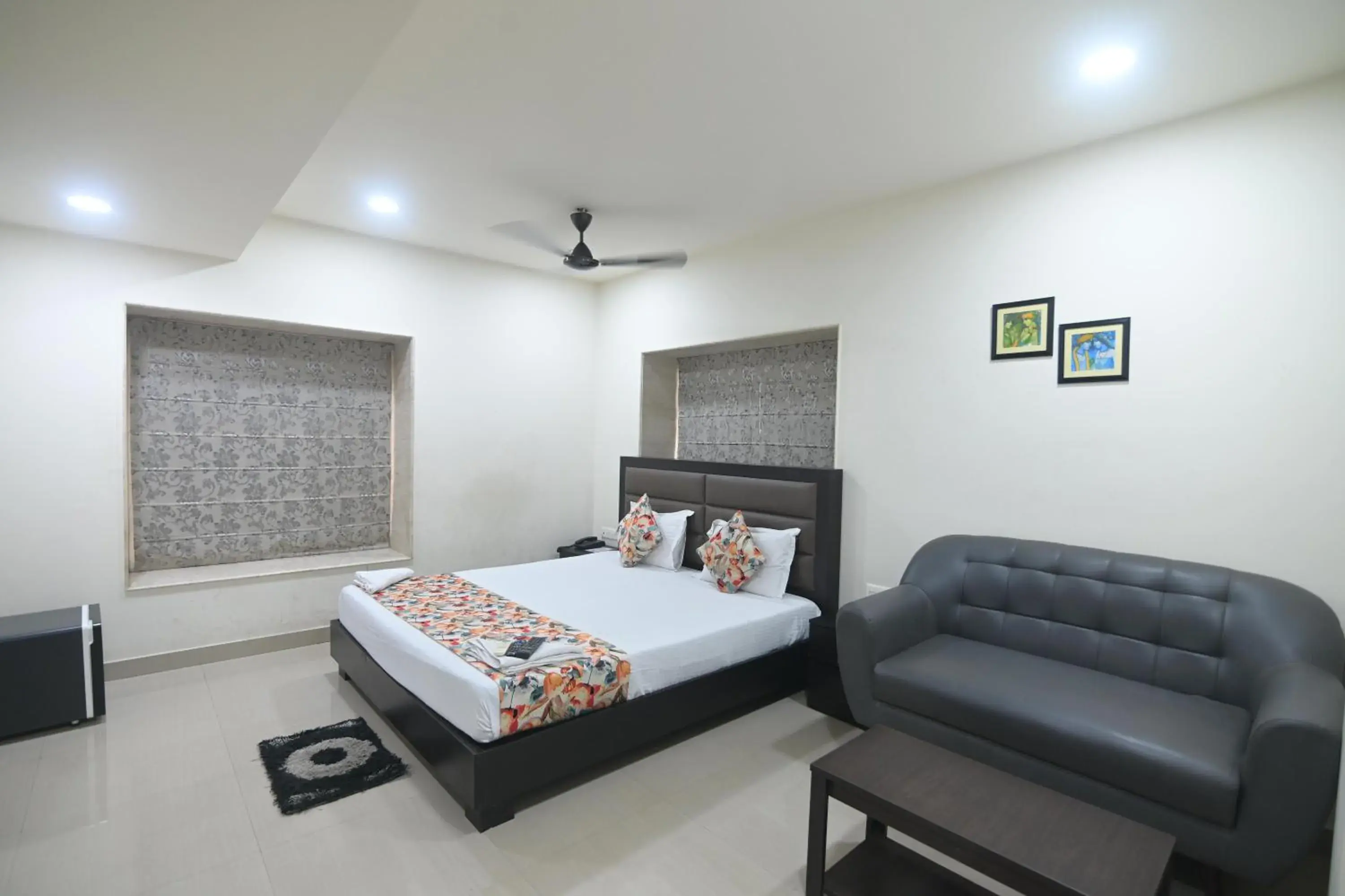 Deluxe Room - single occupancy in NK7 Guest House Deluxe Room - single occupancy in NK7 Guest House