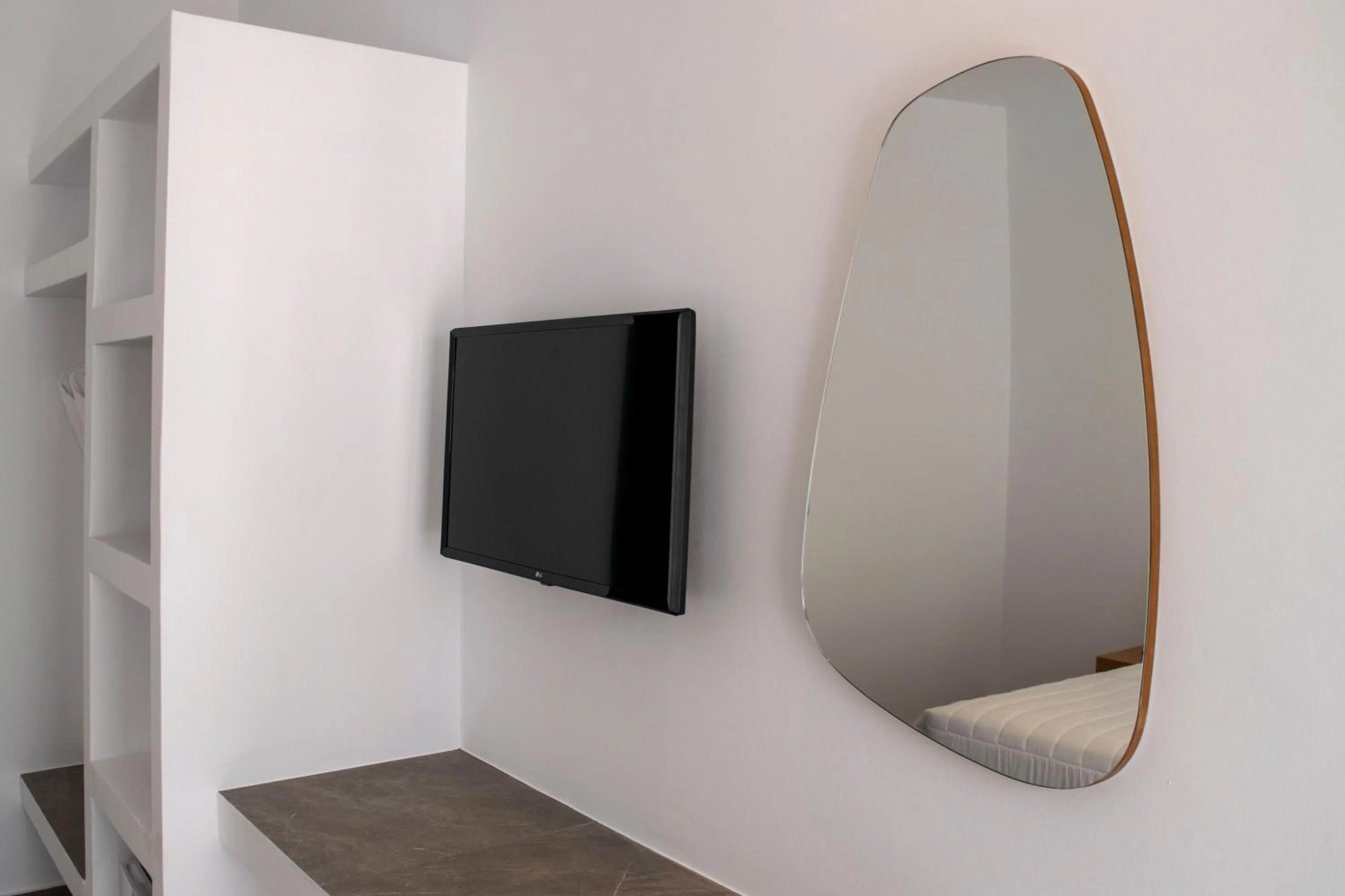 TV and multimedia in Giannoulaki Resort