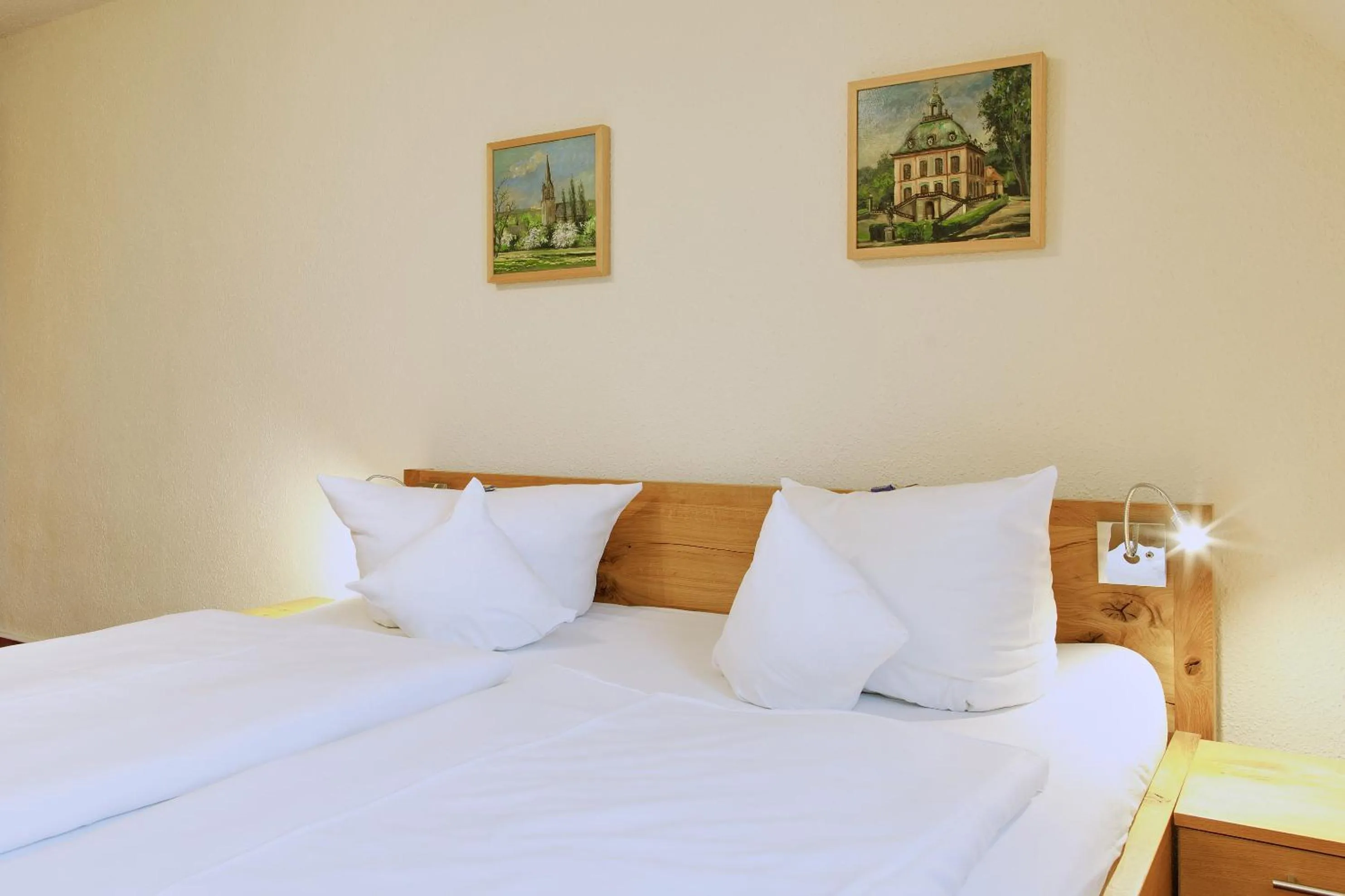 Bedroom, Bed in Eisenberger Hof