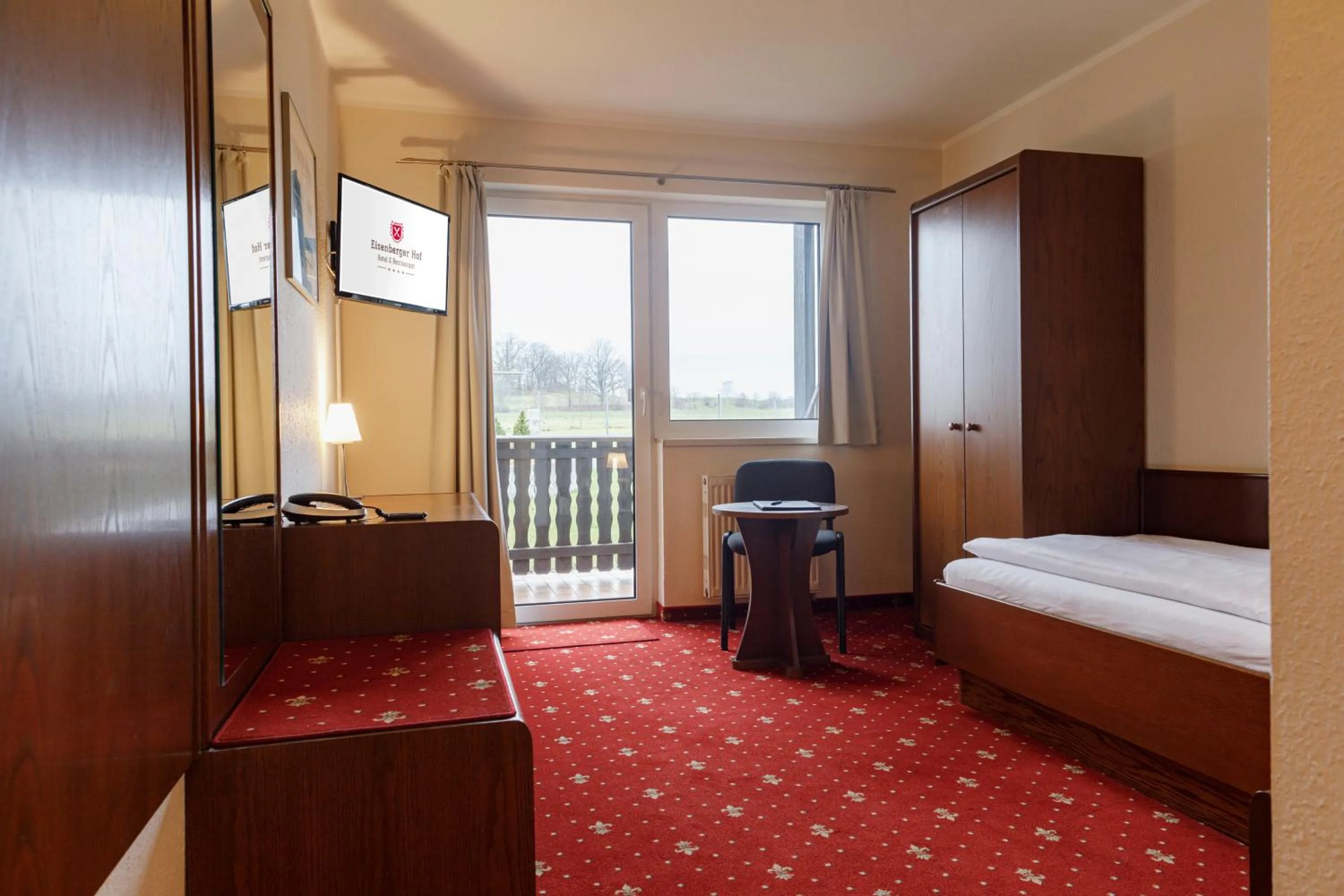 Photo of the whole room, Bed in Eisenberger Hof